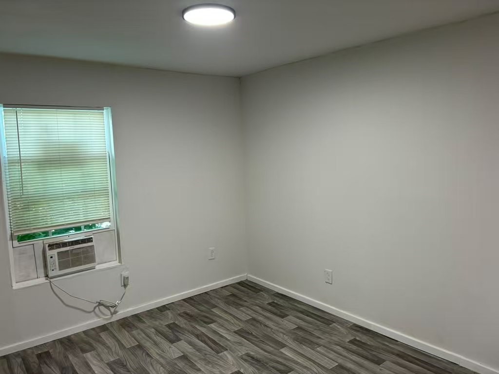1302 Thomas Avenue Property Photo 20