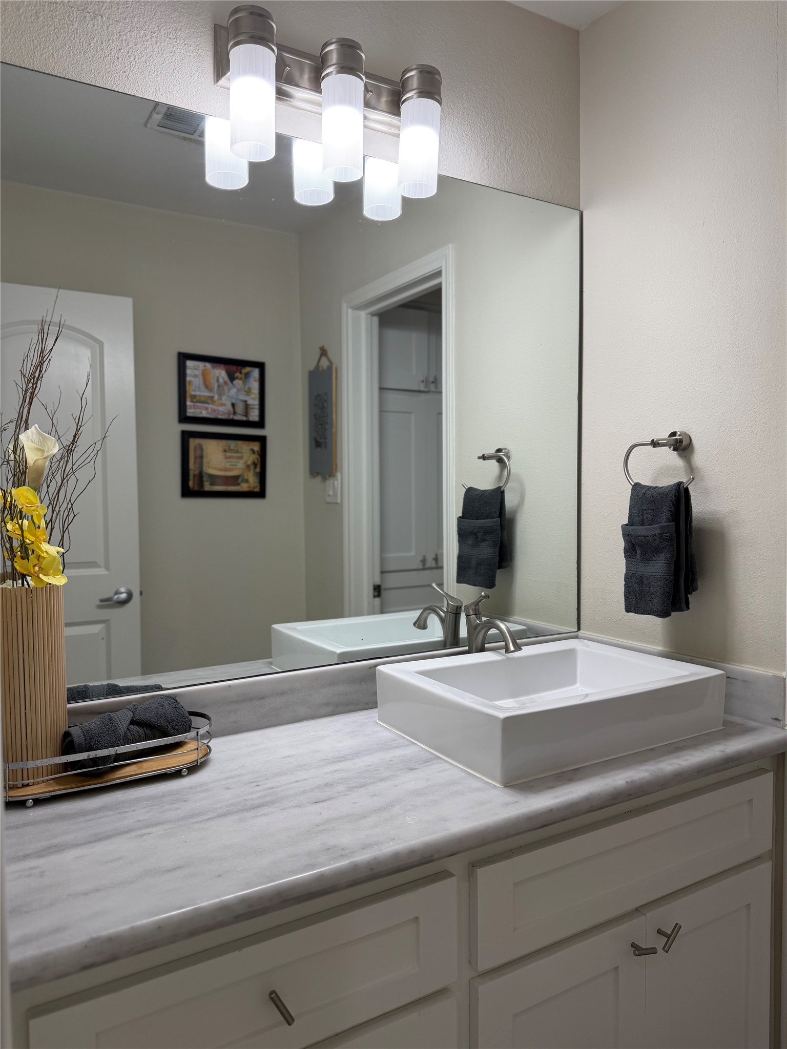 5534 Loch Lomond Drive Property Photo 23