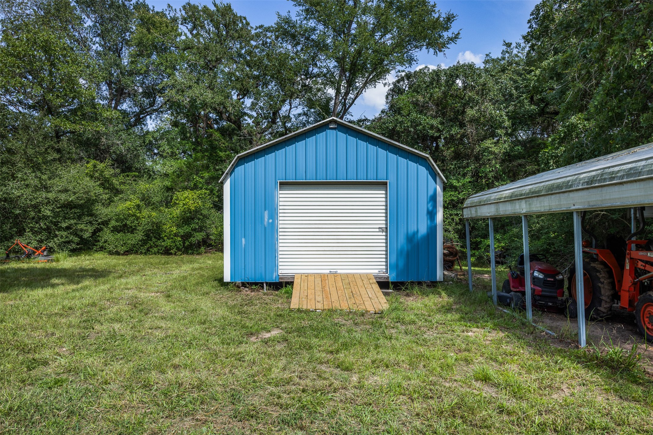 17756 County Road 473 Property Photo 28