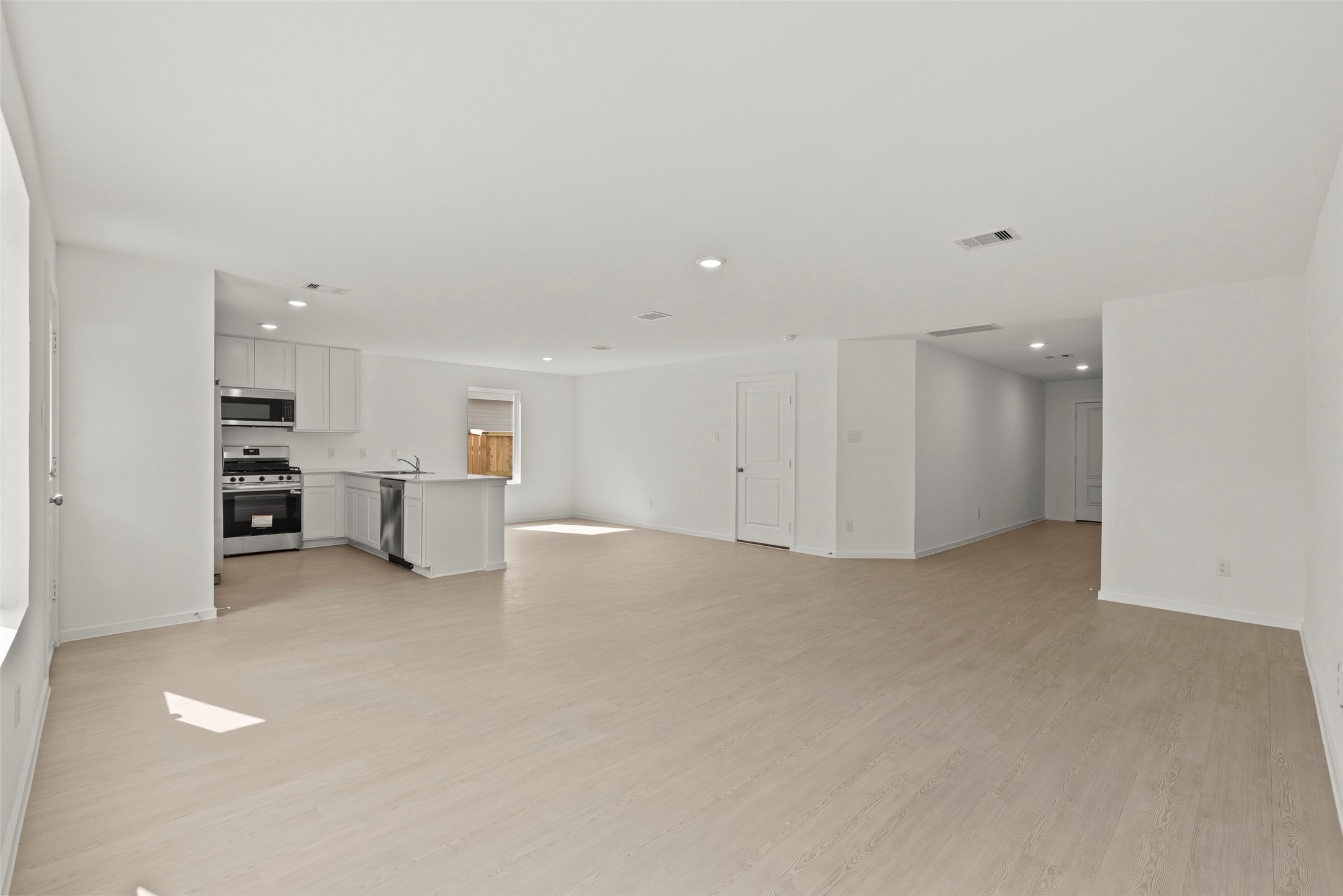 3094 Mallorca Drive Property Photo 7