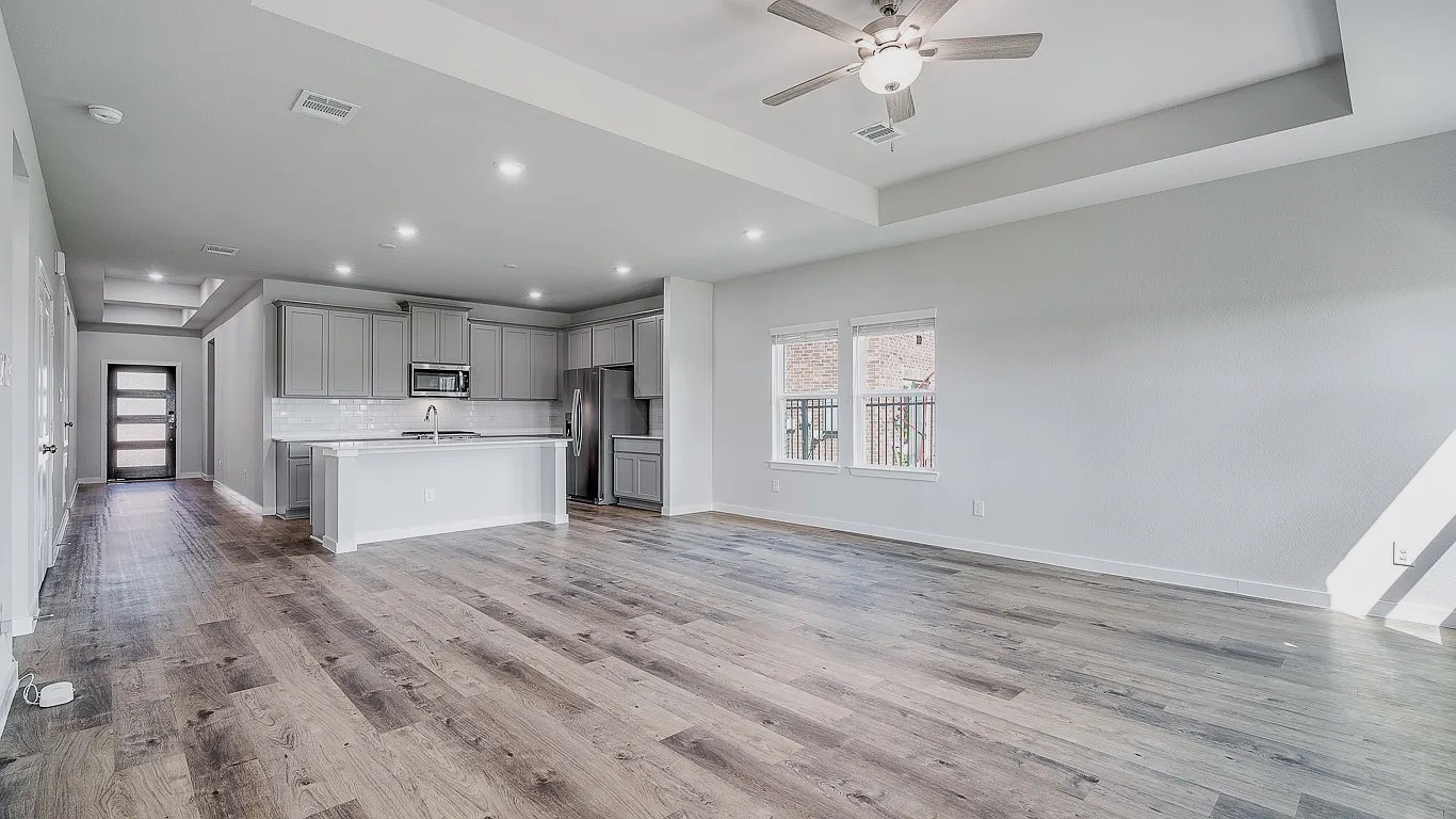 27327 Blue Pool Drive Property Photo 9