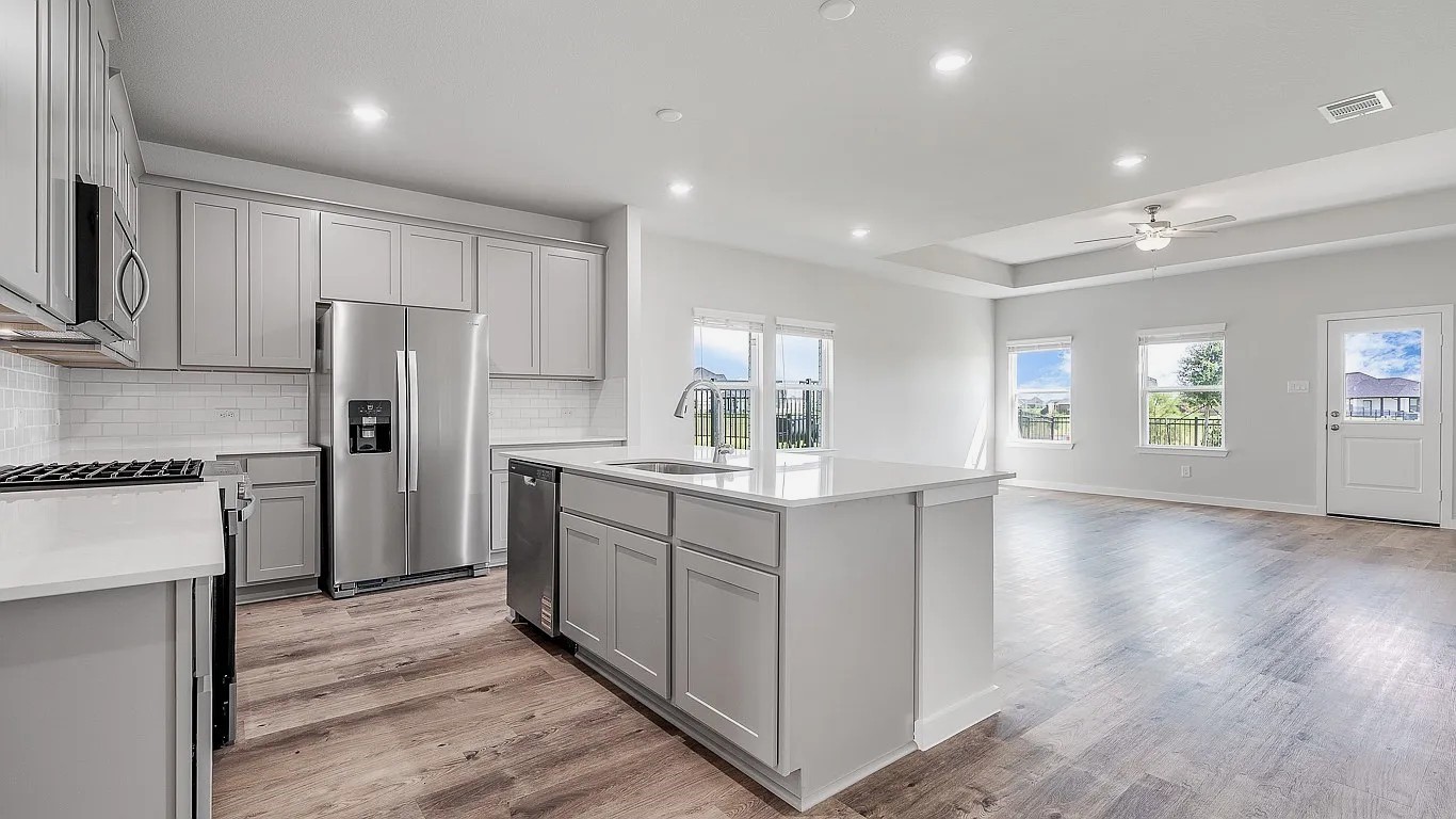 27327 Blue Pool Drive Property Photo 11