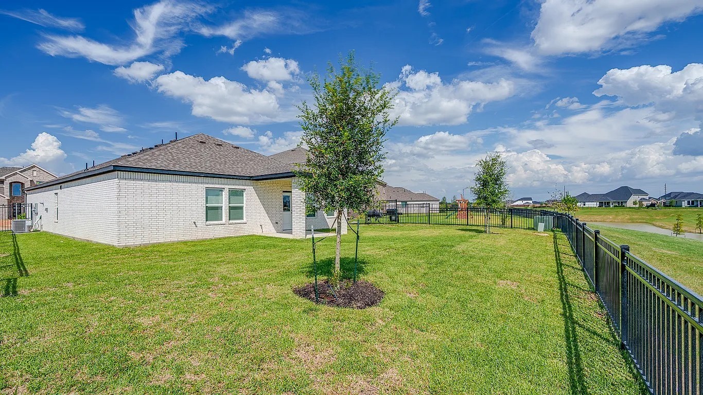 27327 Blue Pool Drive Property Photo 19