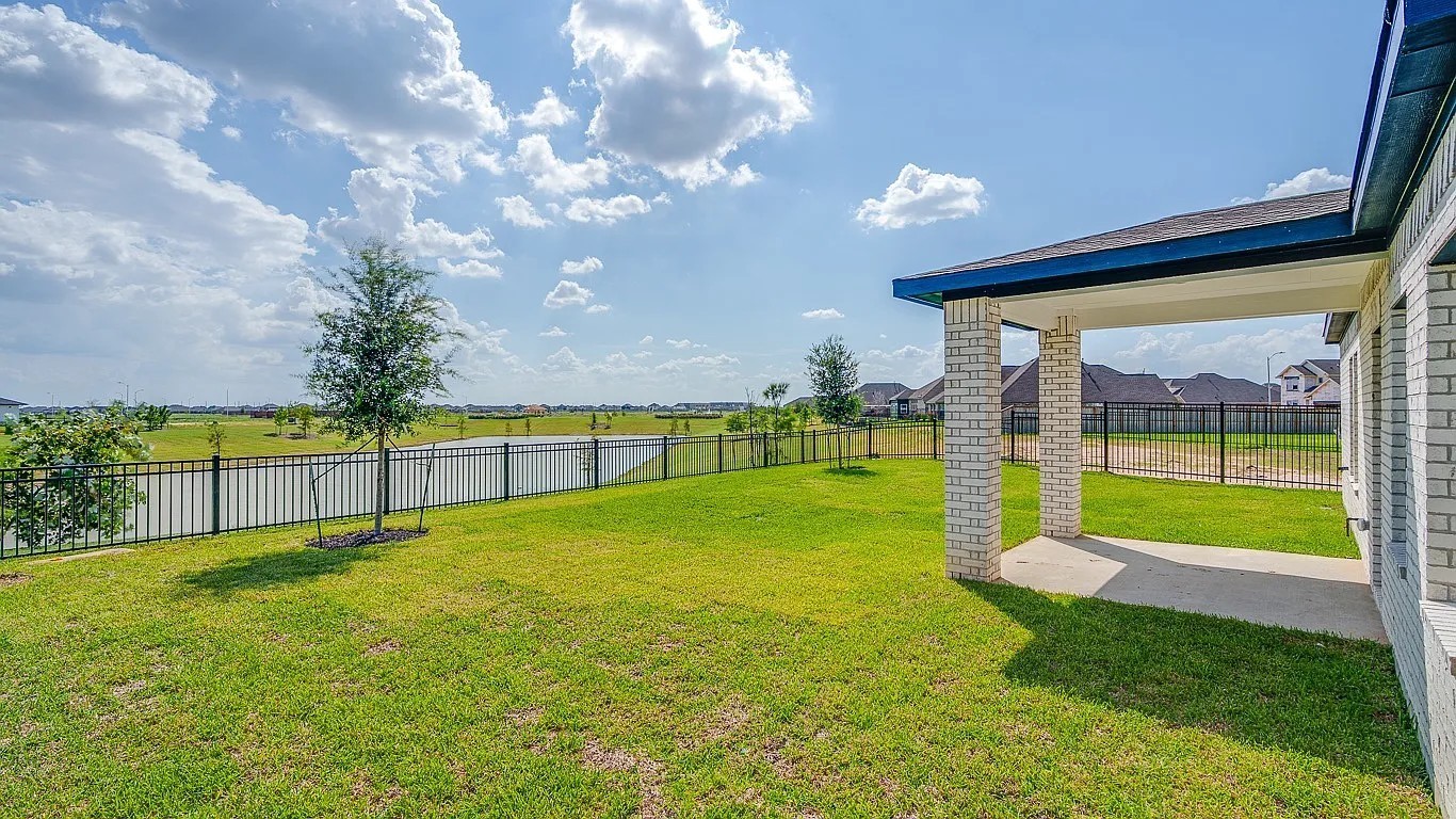 27327 Blue Pool Drive Property Photo 21