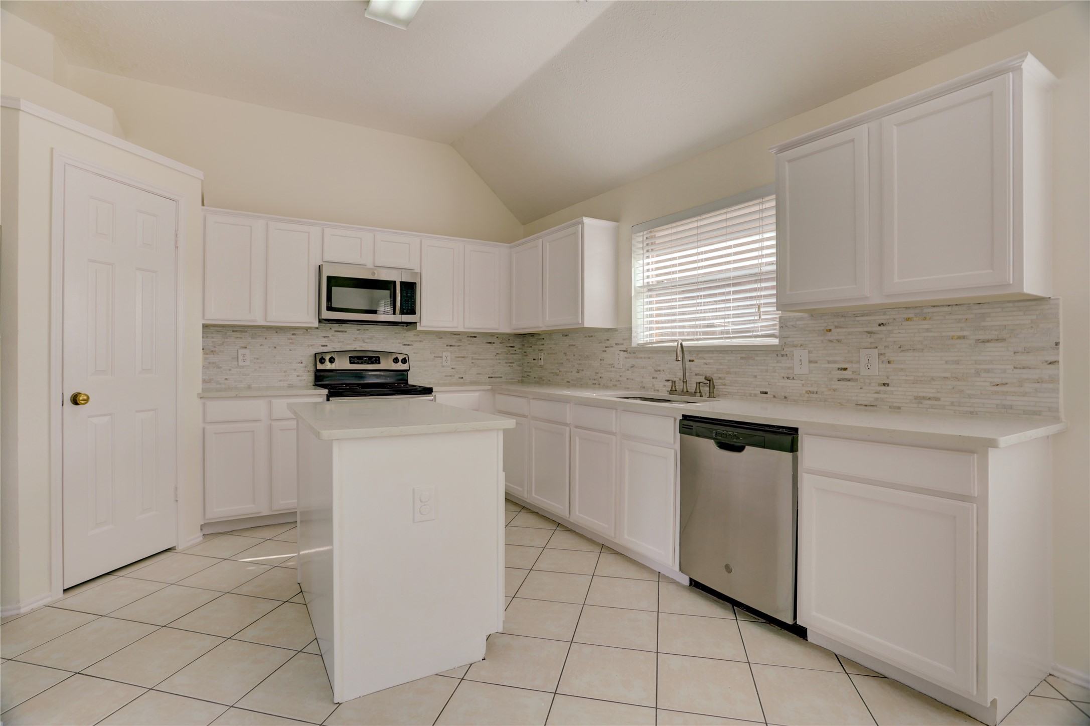 17911 Scrub Oak Drive Property Photo 18