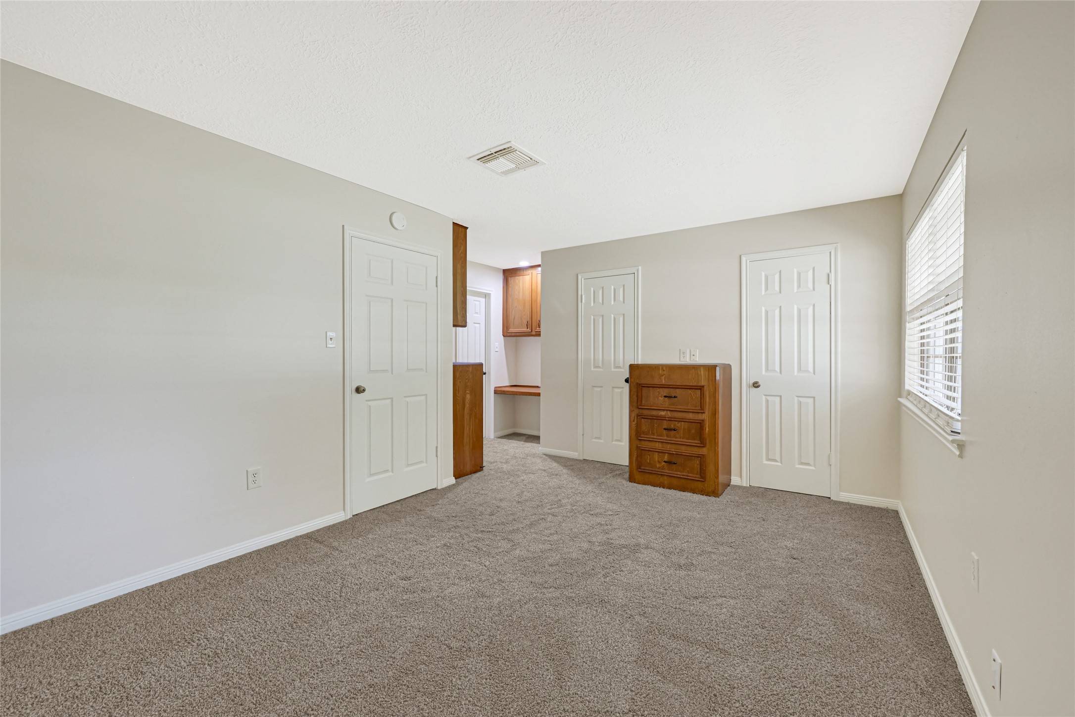 5406 Avenue C Property Photo 9