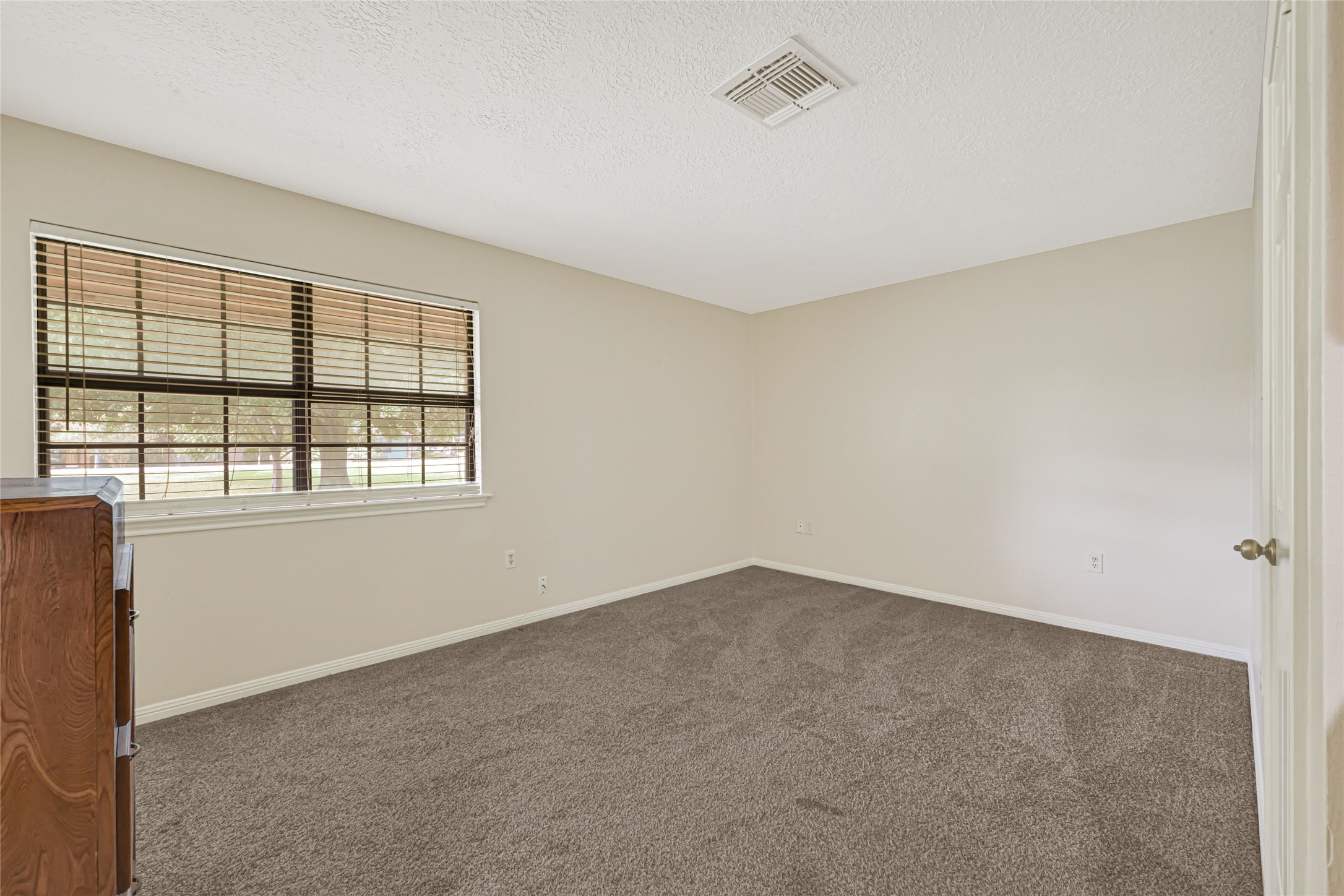 5406 Avenue C Property Photo 10