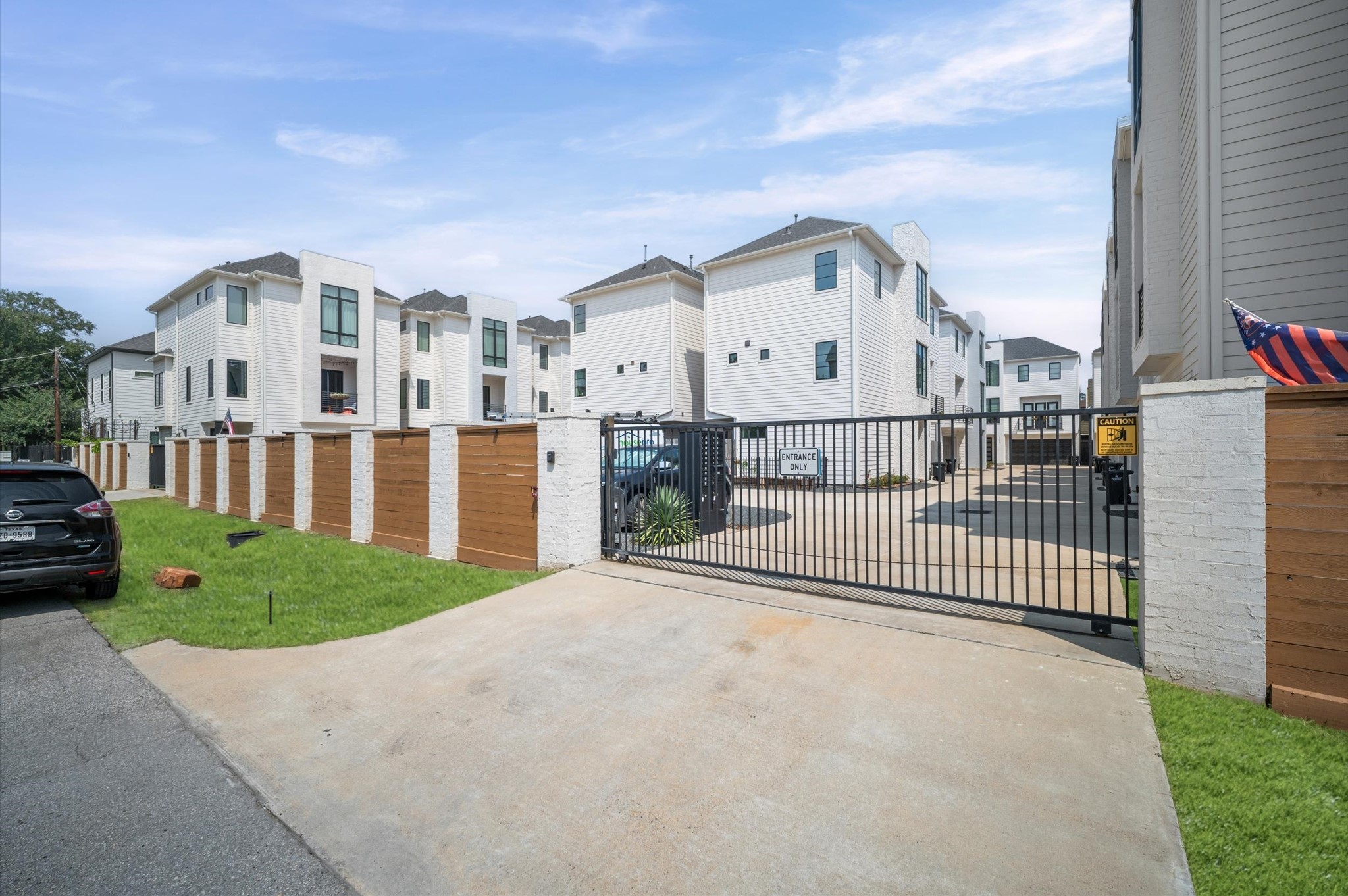 834 Wakefield Drive B Property Photo 4