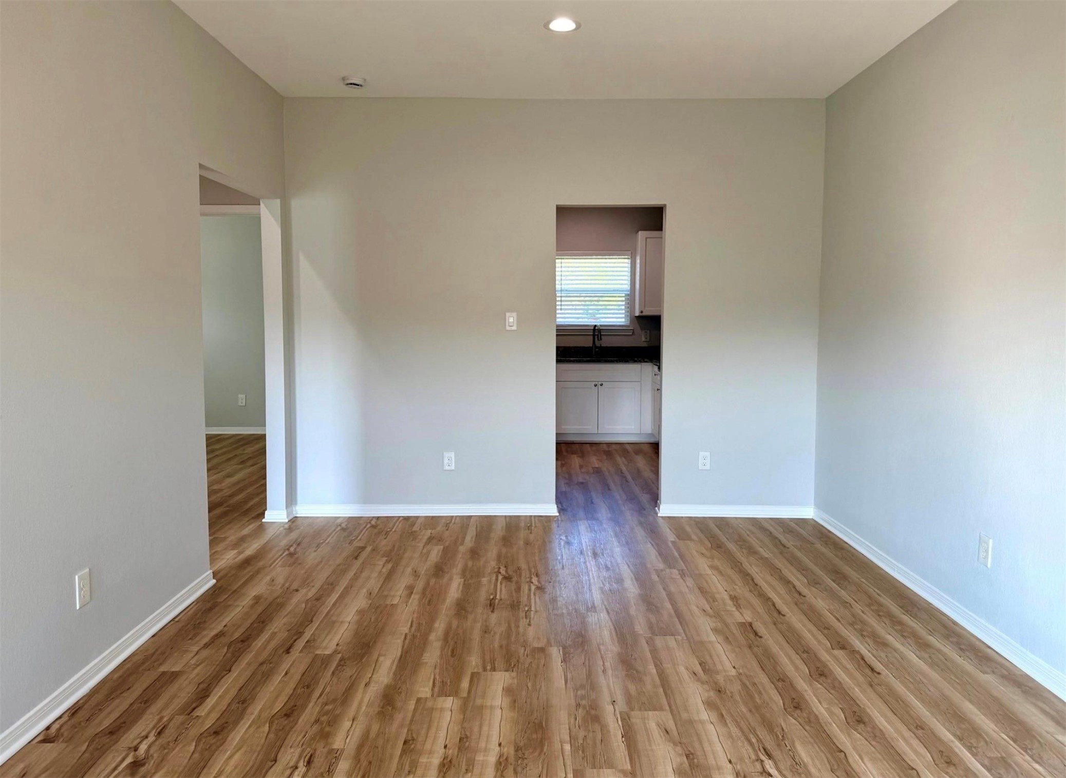 502 S Ross Sterling B Property Photo 5
