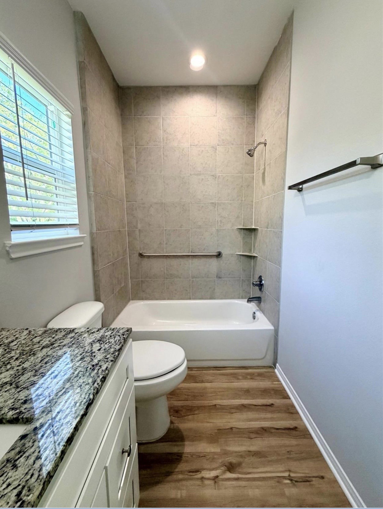 502 S Ross Sterling B Property Photo 16