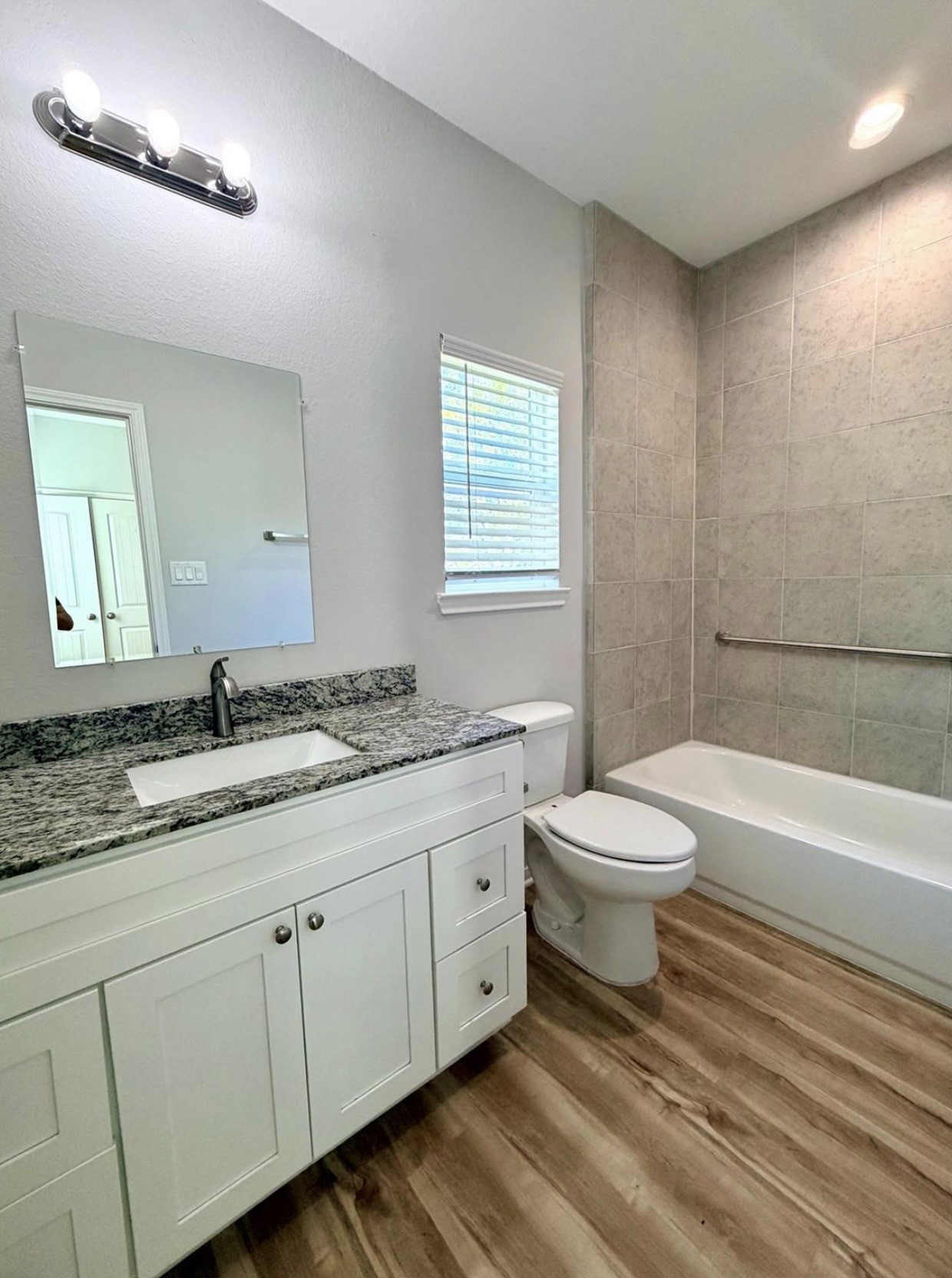 502 S Ross Sterling B Property Photo 18