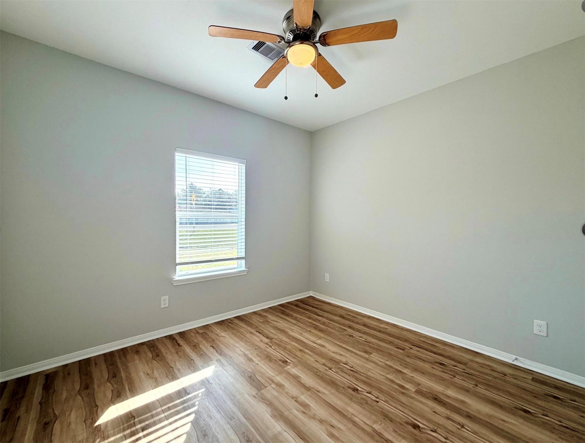 502 S Ross Sterling B Property Photo 23