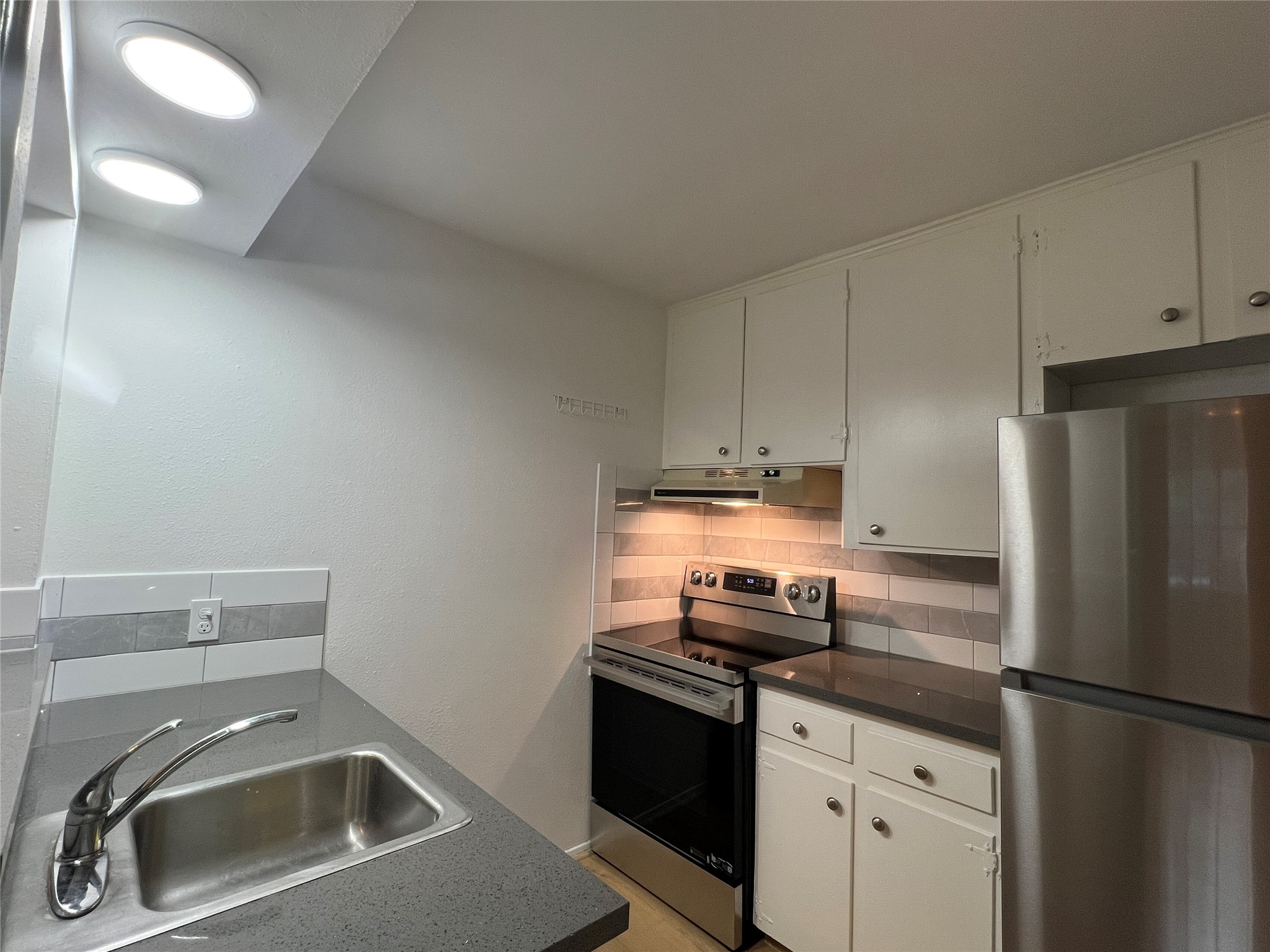 5216 Arboles Drive 9 Property Photo 4