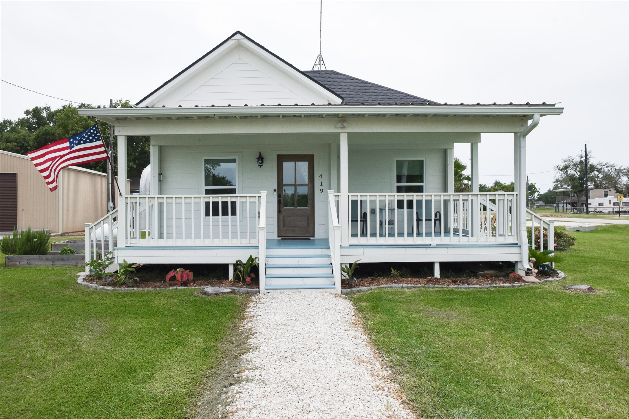 419 Bernardo Street Property Photo 1