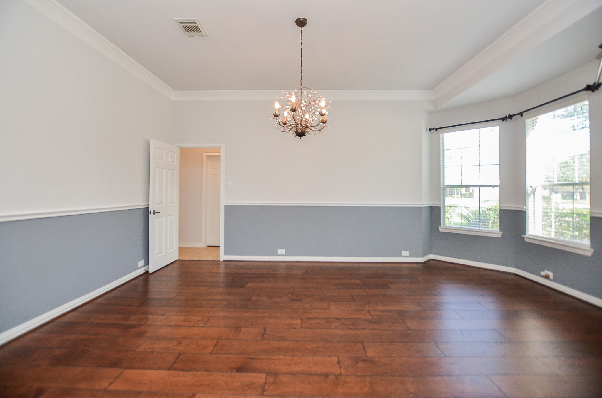 4315 Village Forest Drive Property Photo 5