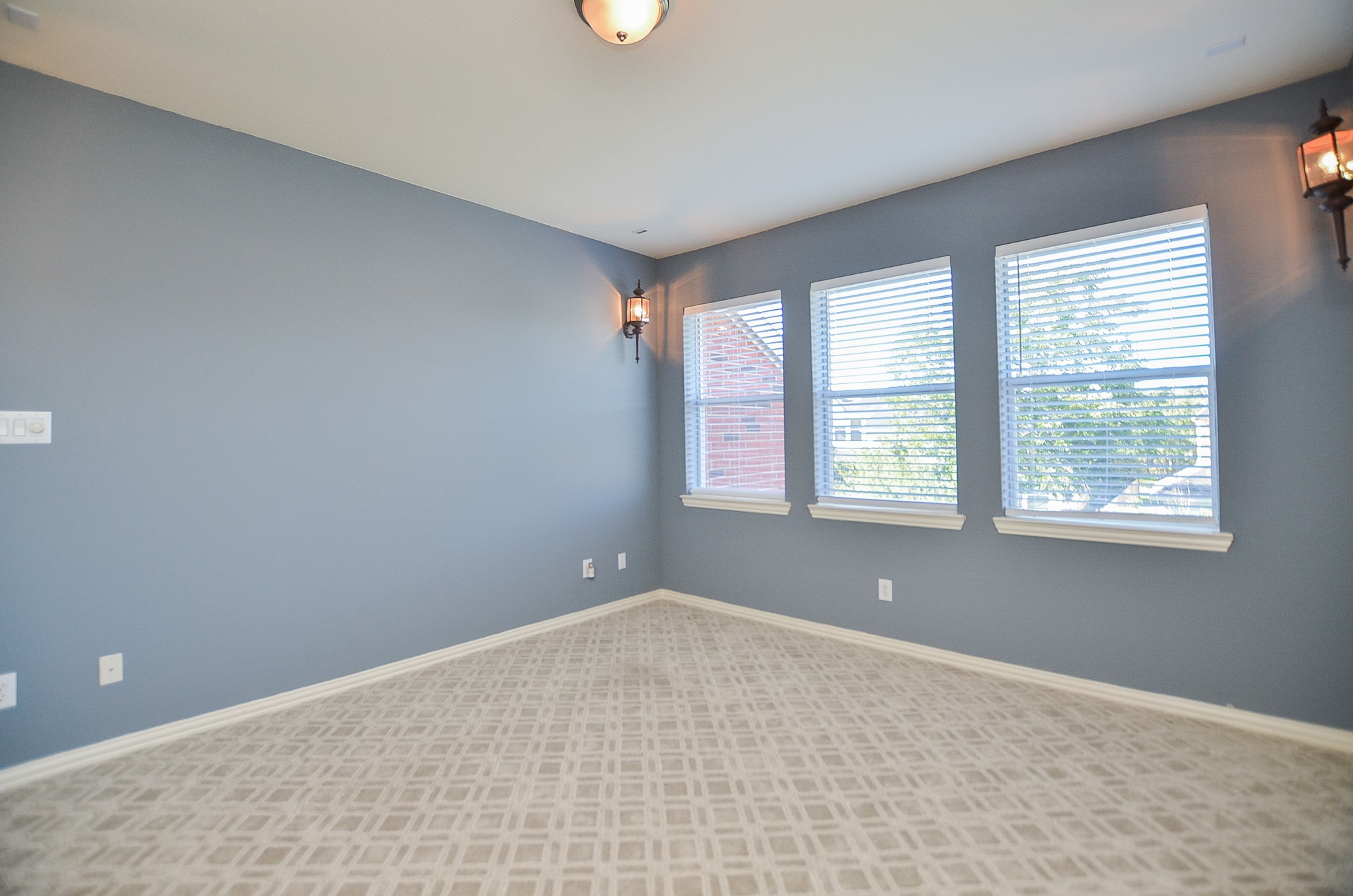 4315 Village Forest Drive Property Photo 32
