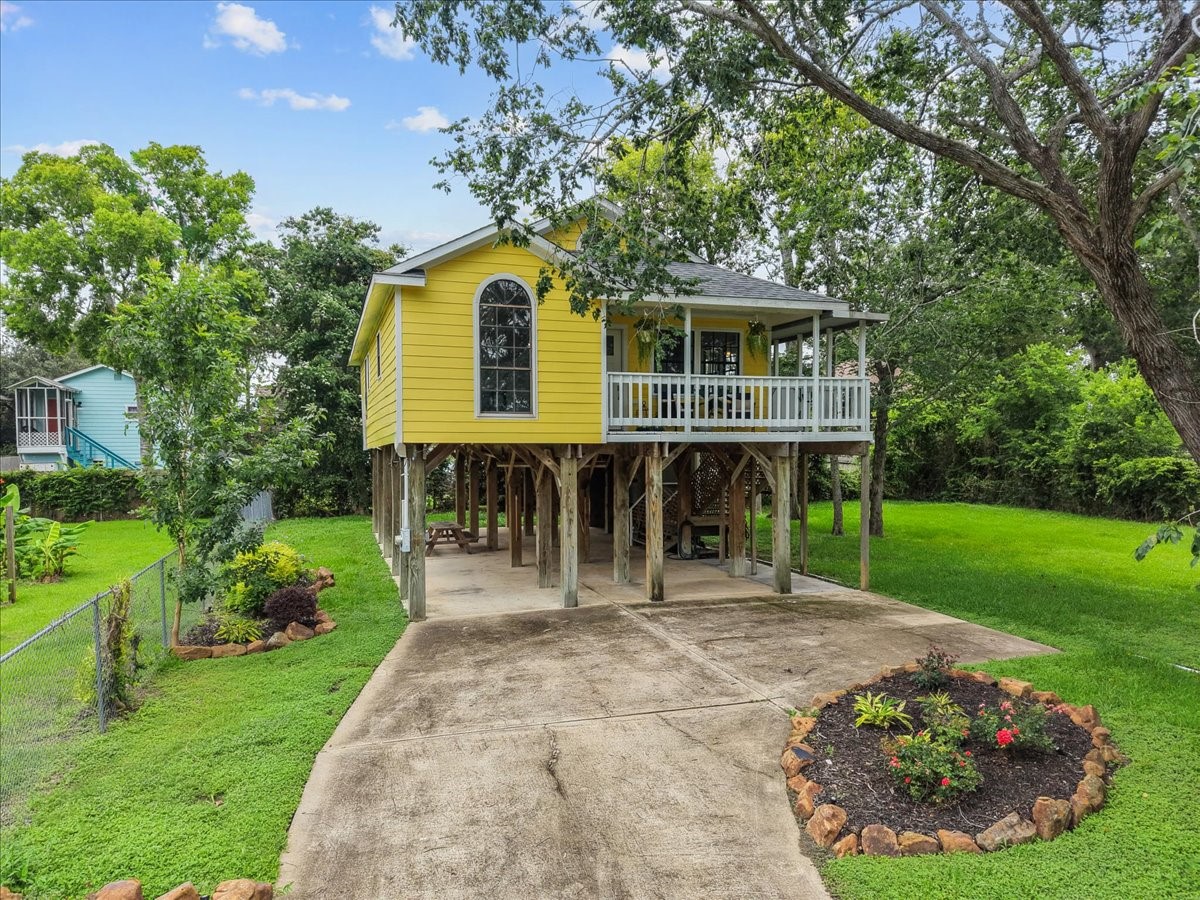 310 Lakeside Drive Property Photo 1