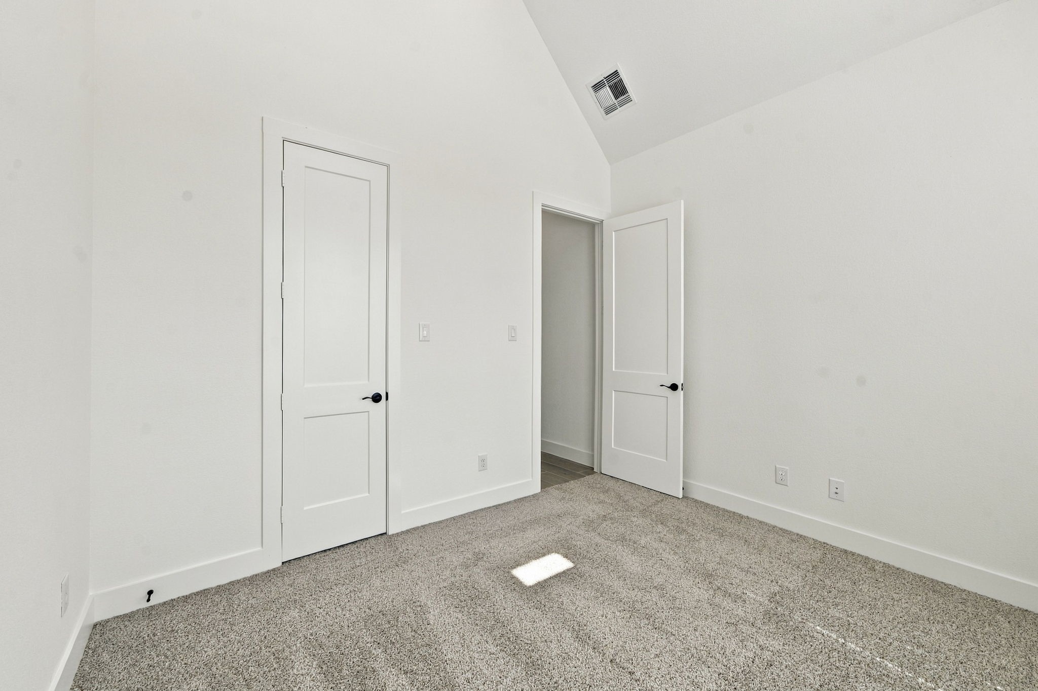 503 Blue River Trail Property Photo 4