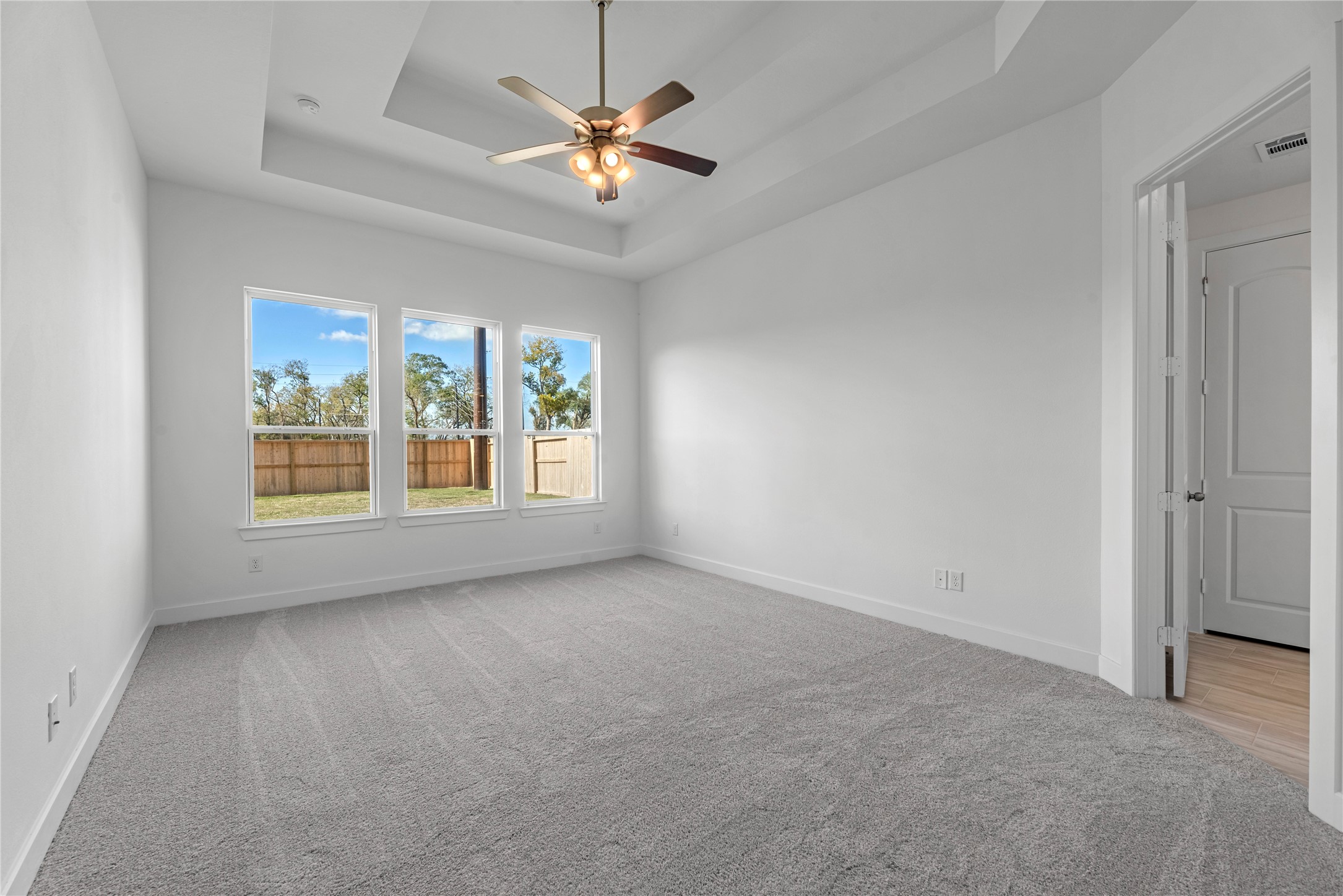 1527 Watermont Drive Property Photo 9