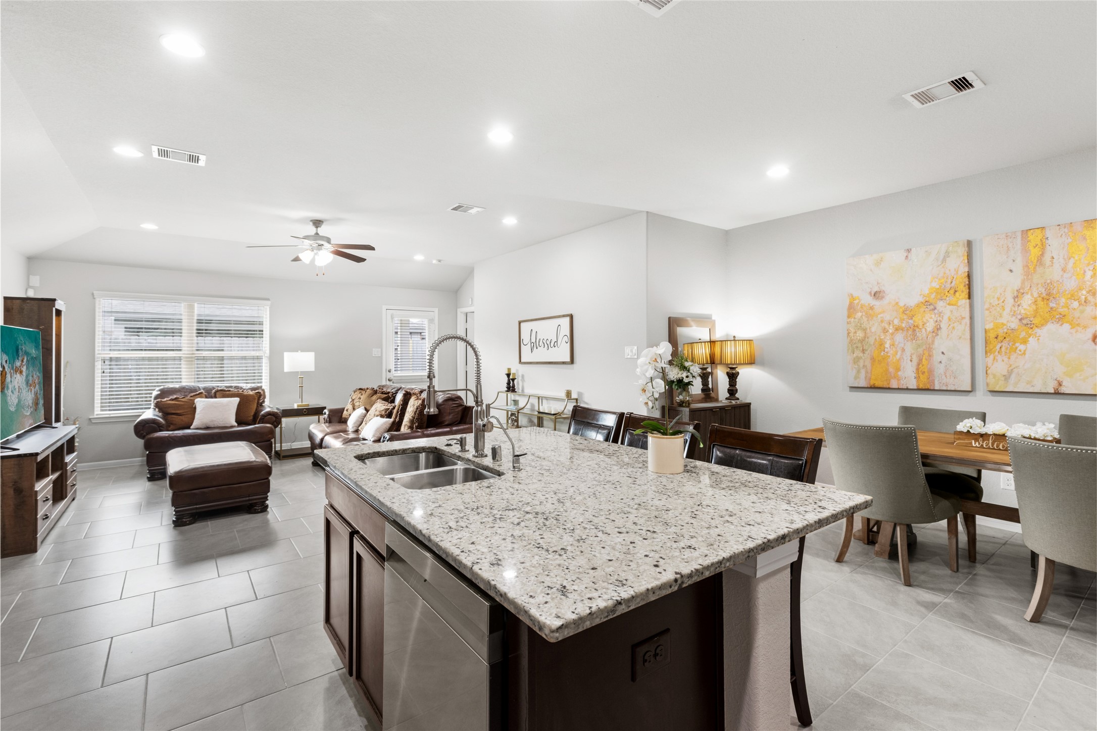 8102 Fieldfare Drive Property Photo 8
