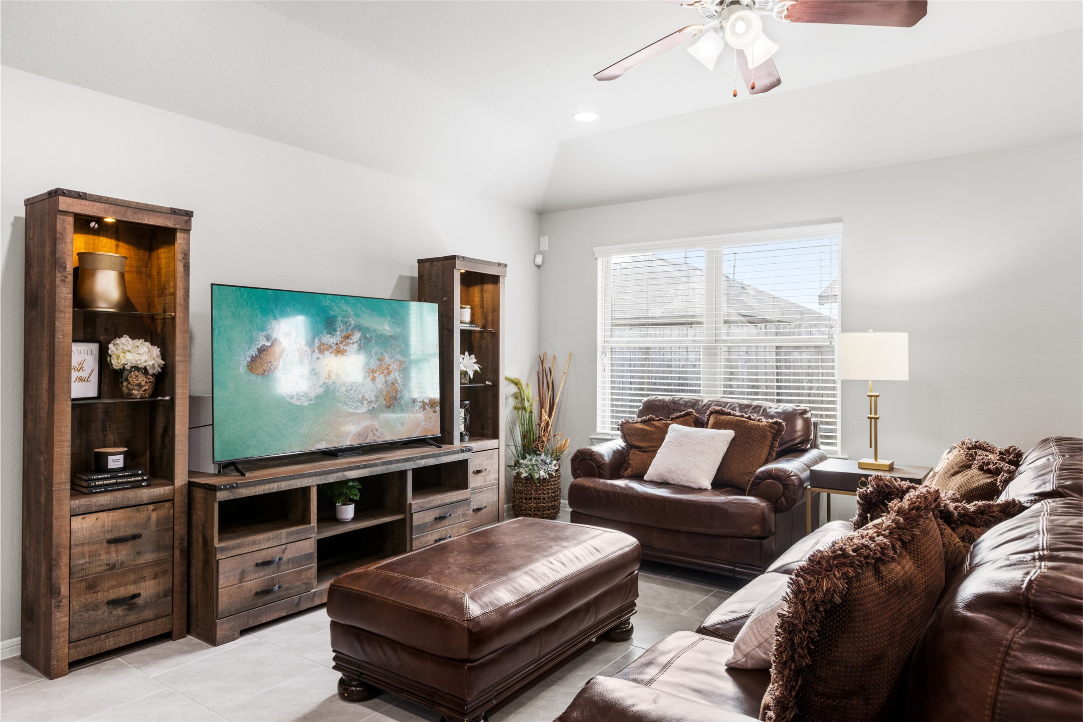 8102 Fieldfare Drive Property Photo 13