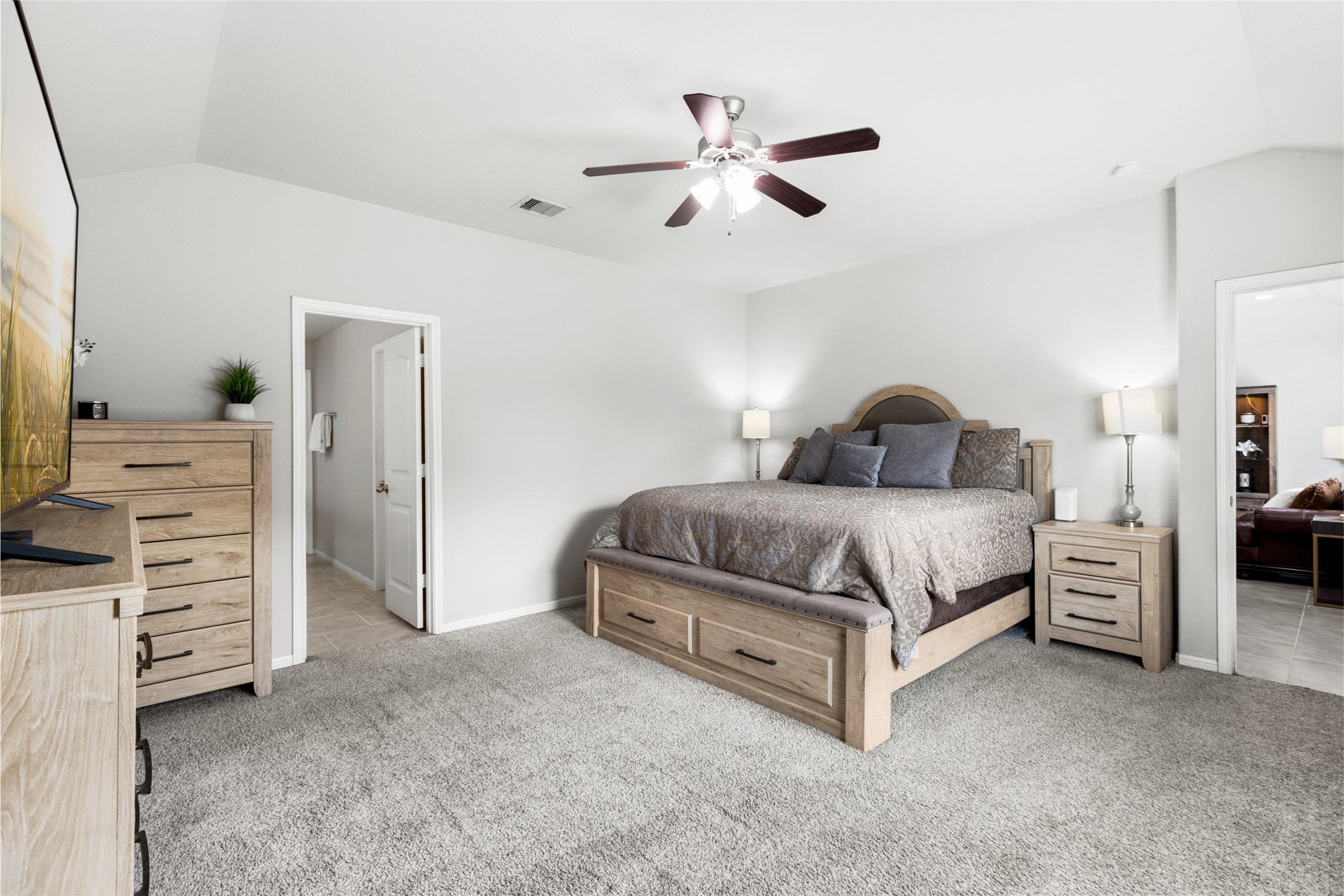 8102 Fieldfare Drive Property Photo 16