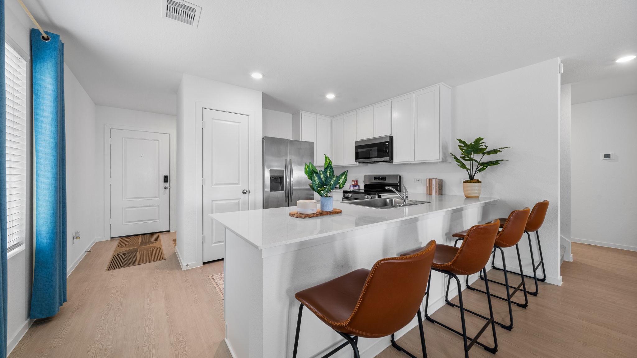 633 Craven Street Property Photo 4