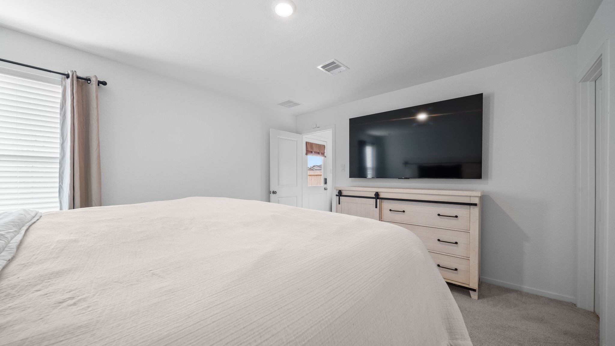 633 Craven Street Property Photo 10