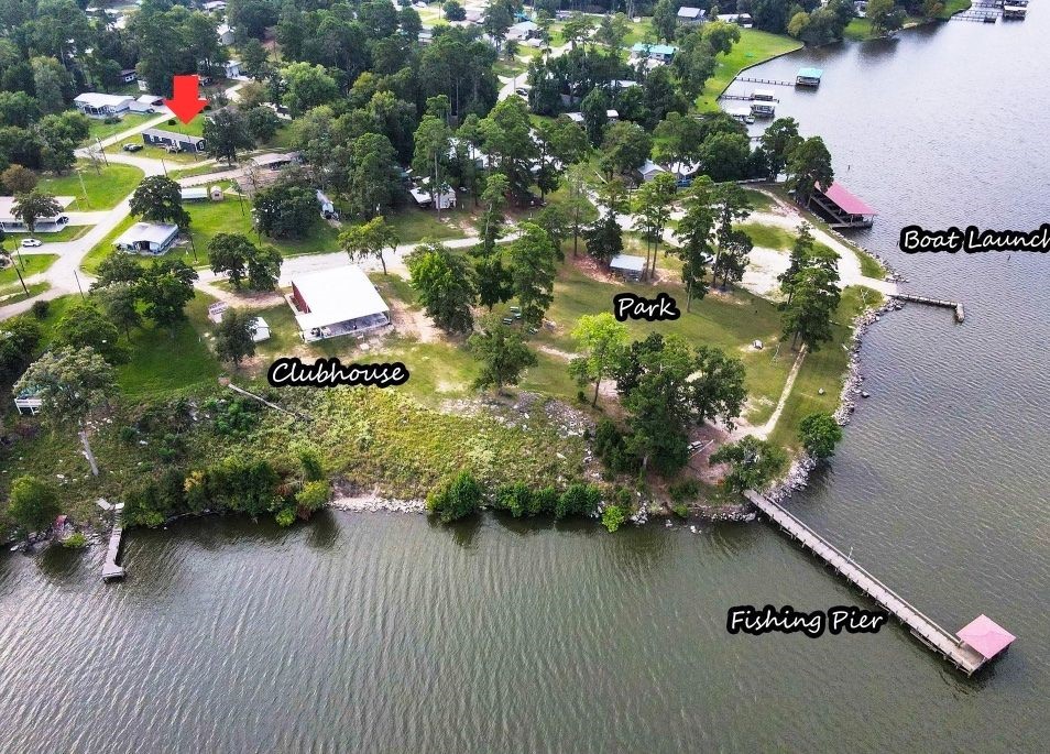 622 Lake Shore Drive Property Photo 2