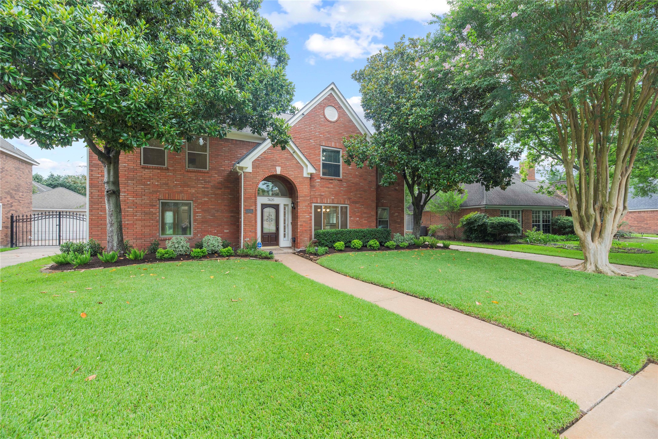 7426 Foxton Place Court Property Photo 2