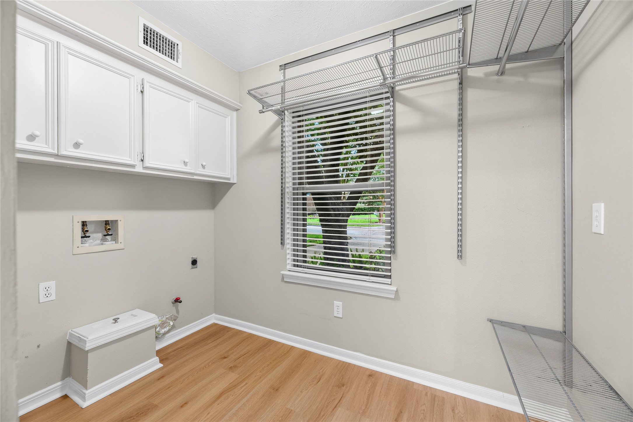 7426 Foxton Place Court Property Photo 15