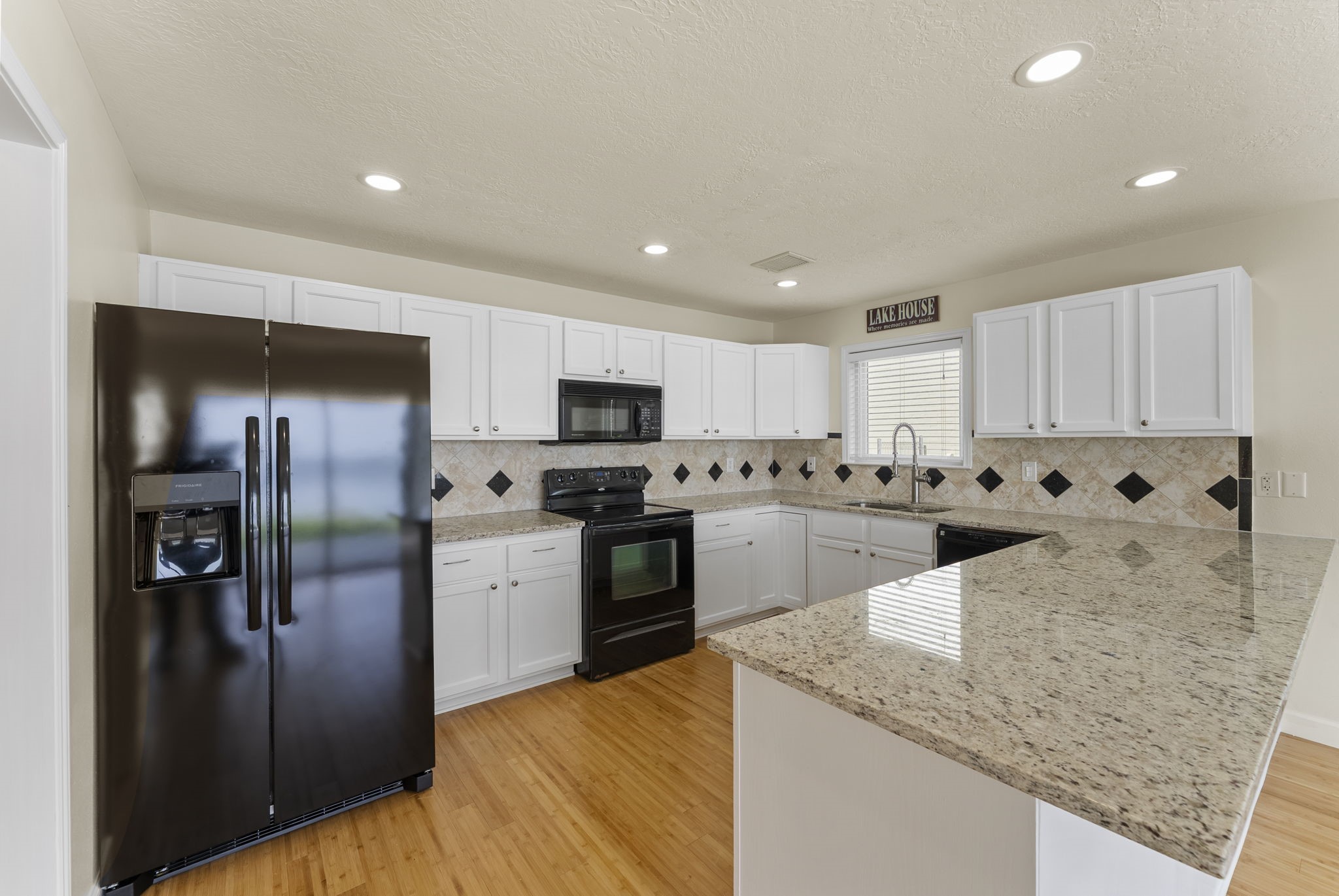 3920 Brookhaven Drive Property Photo 9