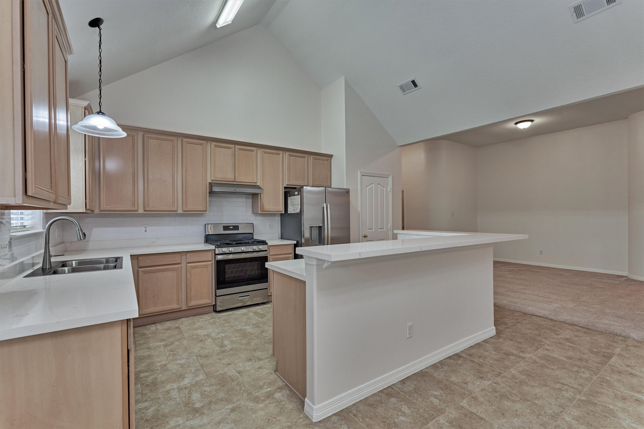 806 Weeping Willow Way Property Photo 3