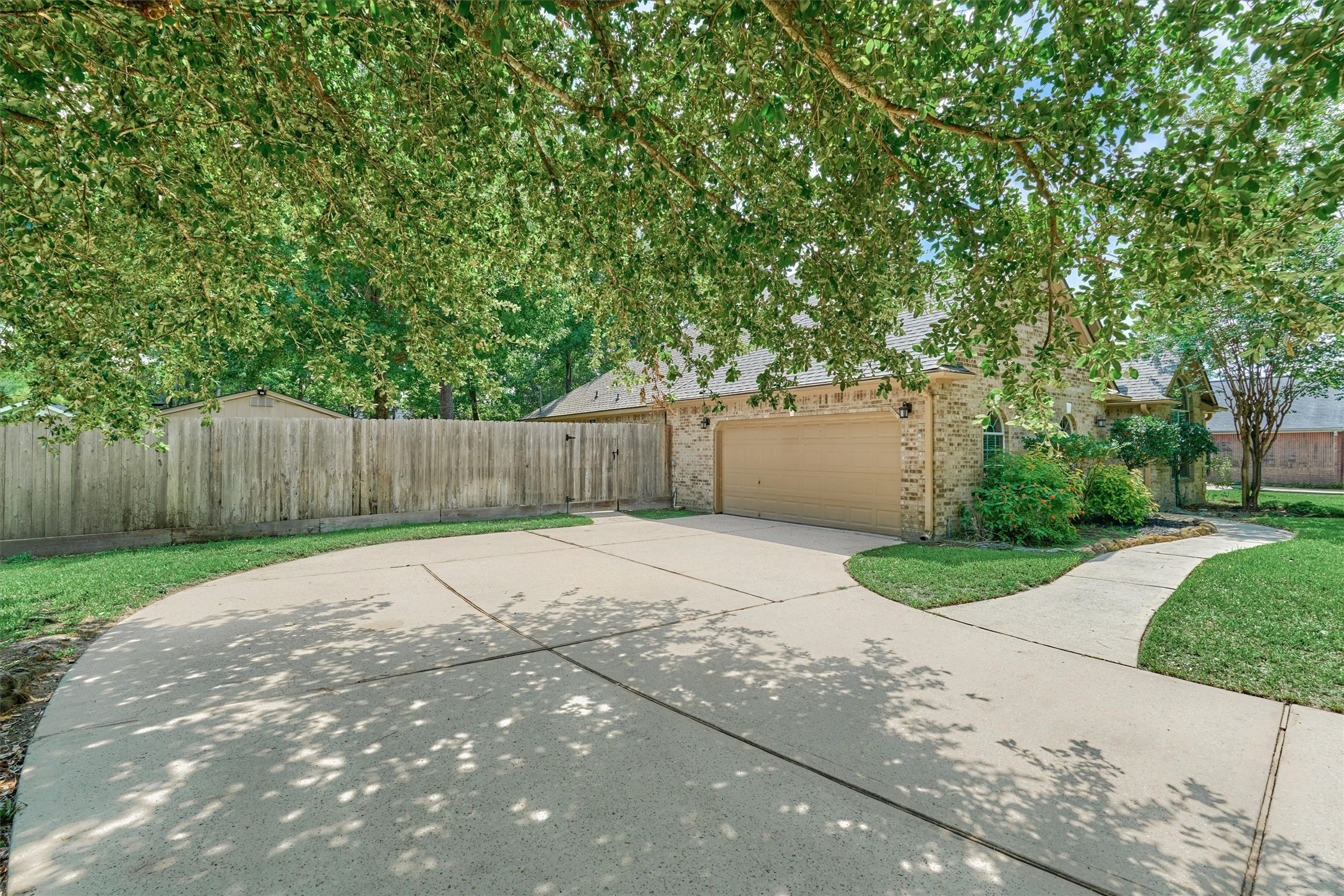806 Weeping Willow Way Property Photo 8