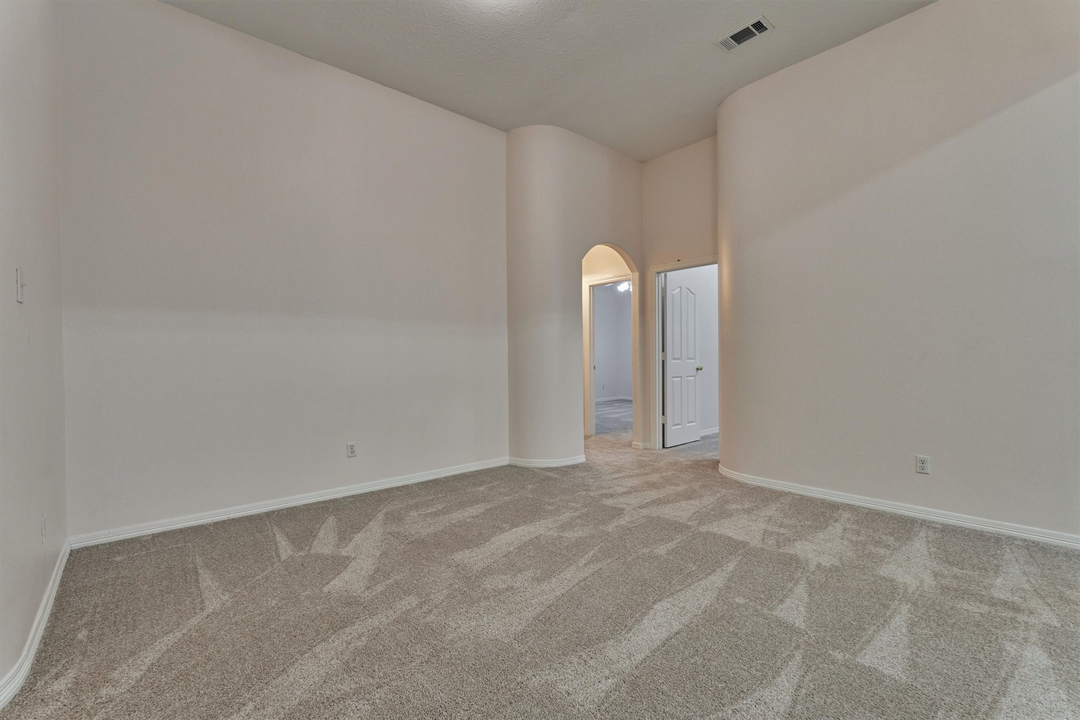 806 Weeping Willow Way Property Photo 15
