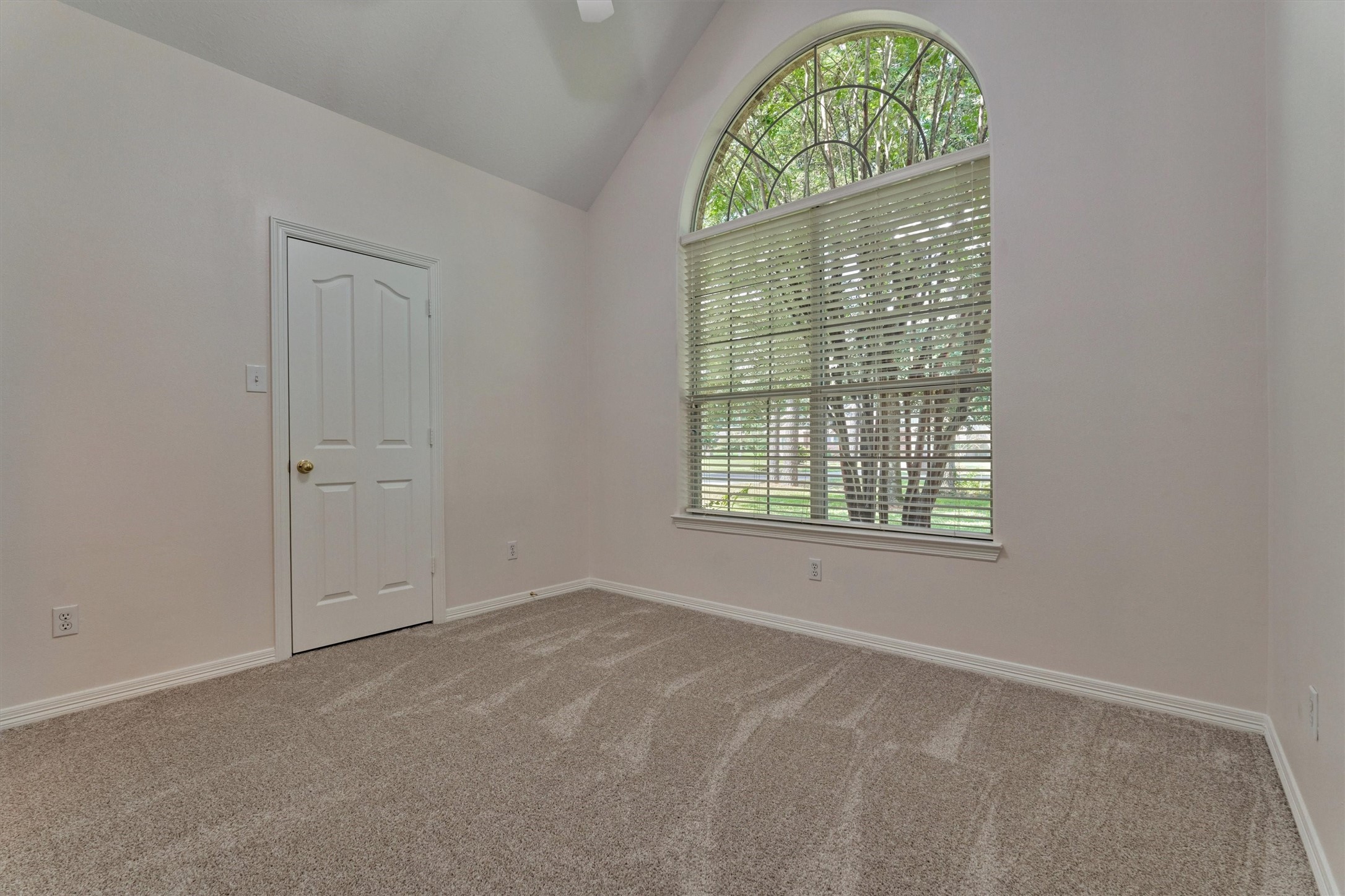 806 Weeping Willow Way Property Photo 35