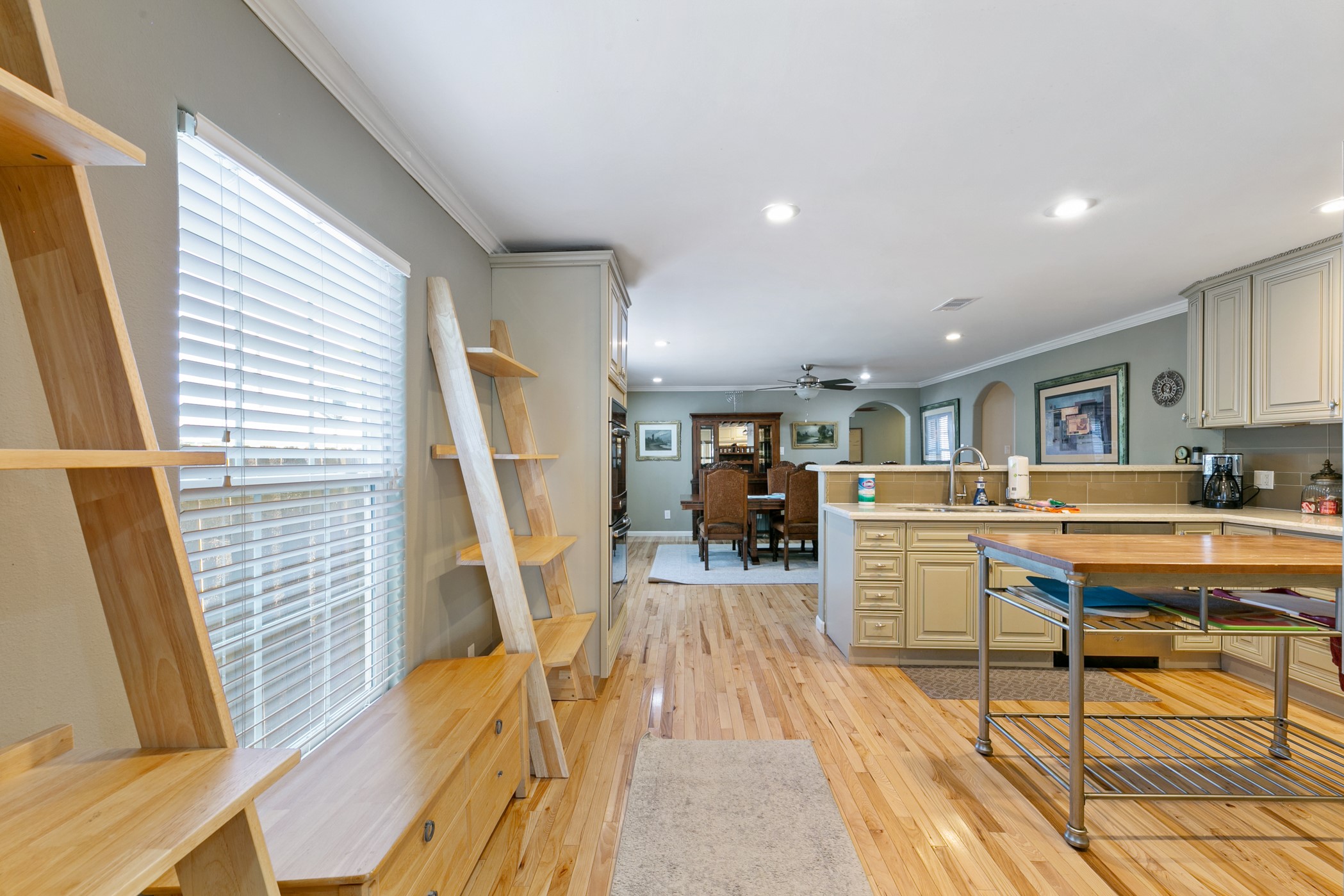 4708 Woodrow Avenue Property Photo 14