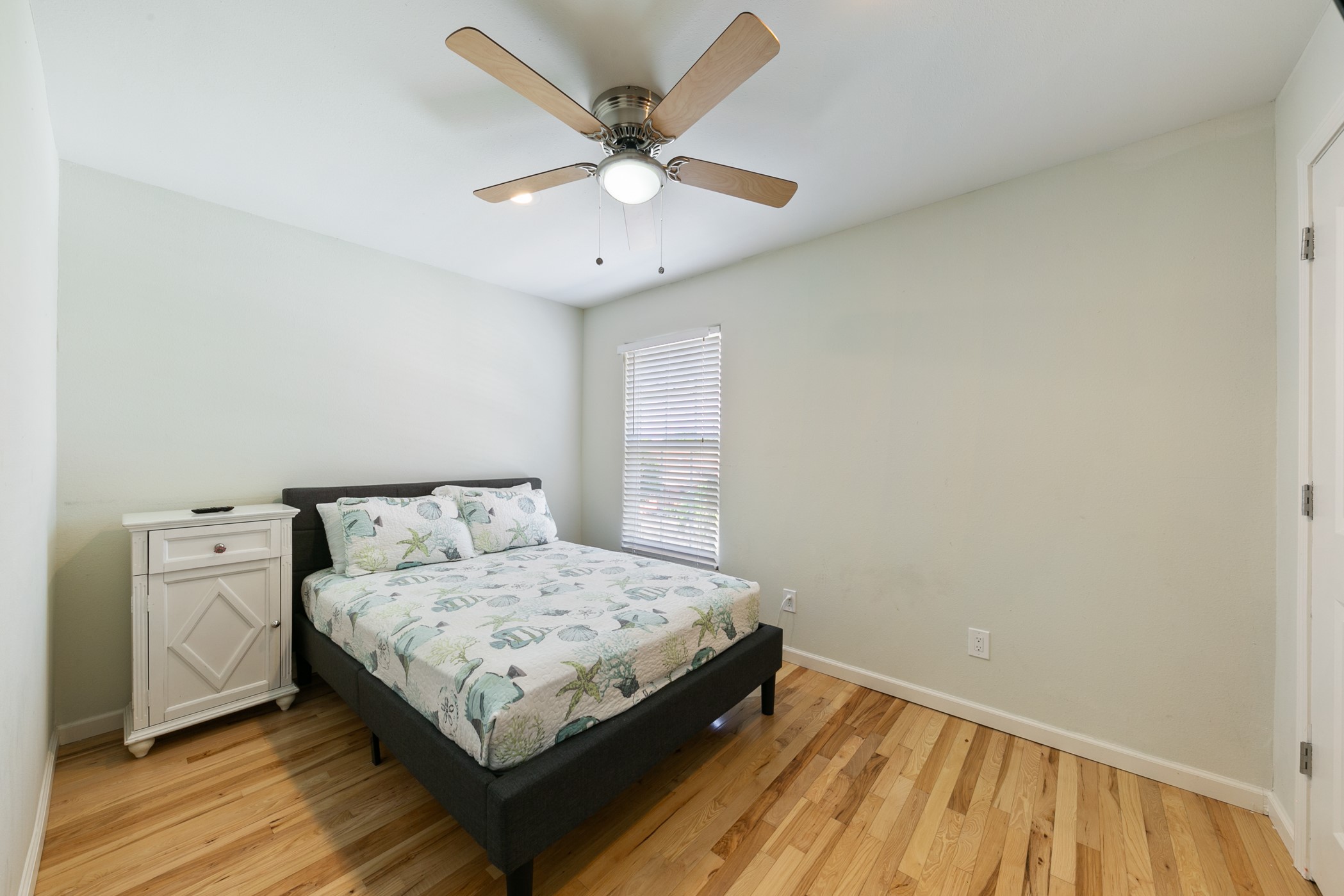 4708 Woodrow Avenue Property Photo 34