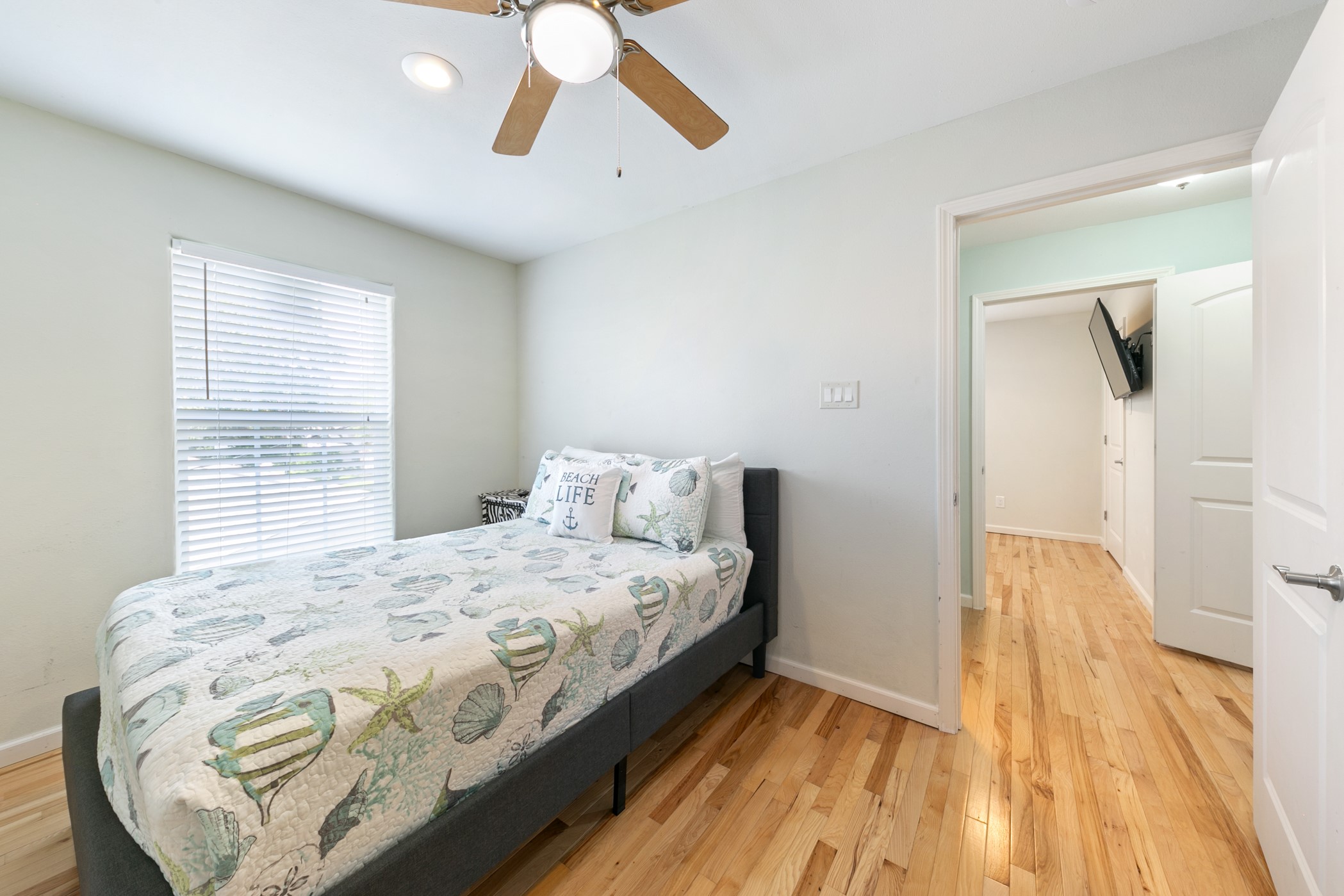 4708 Woodrow Avenue Property Photo 35