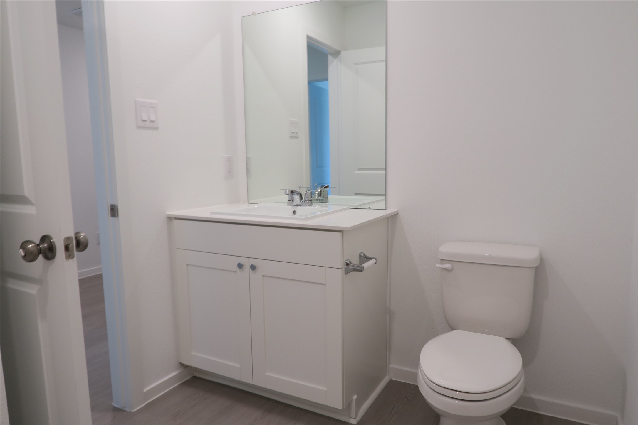 921 Woodhaven Lakes Drive Property Photo 15