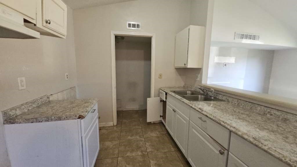14131 Callahan Drive Property Photo 3
