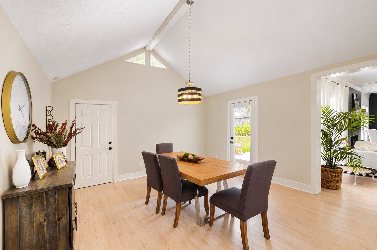1022 Crossroads Drive Property Photo 6