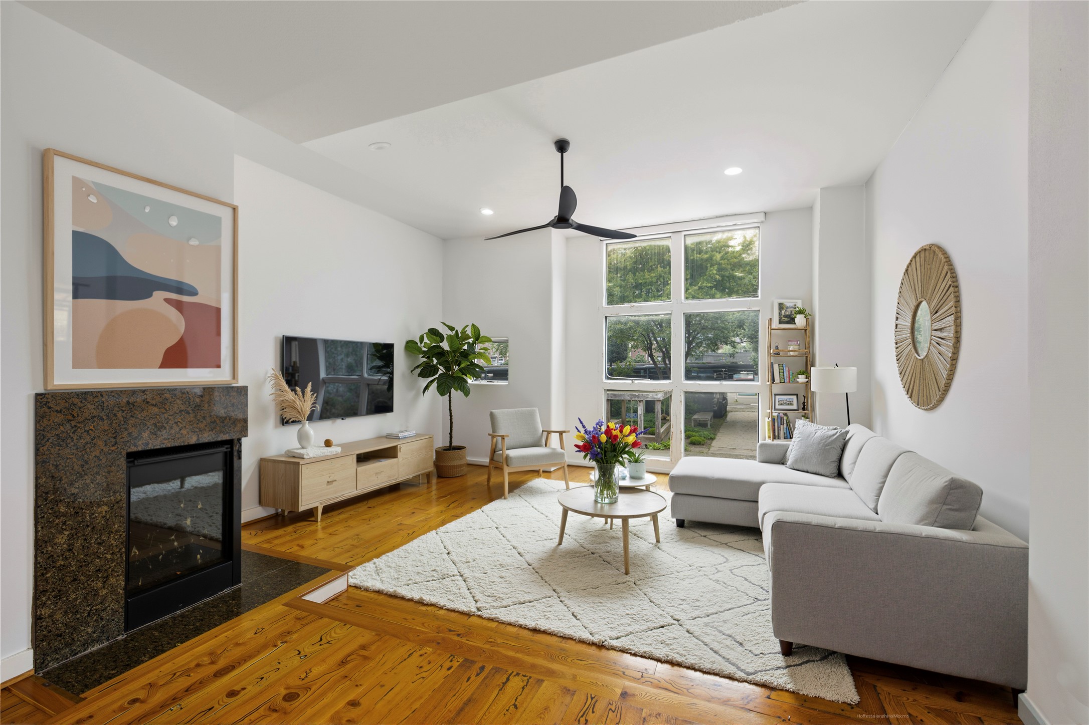 512 Jackson Hill Street Property Photo 2