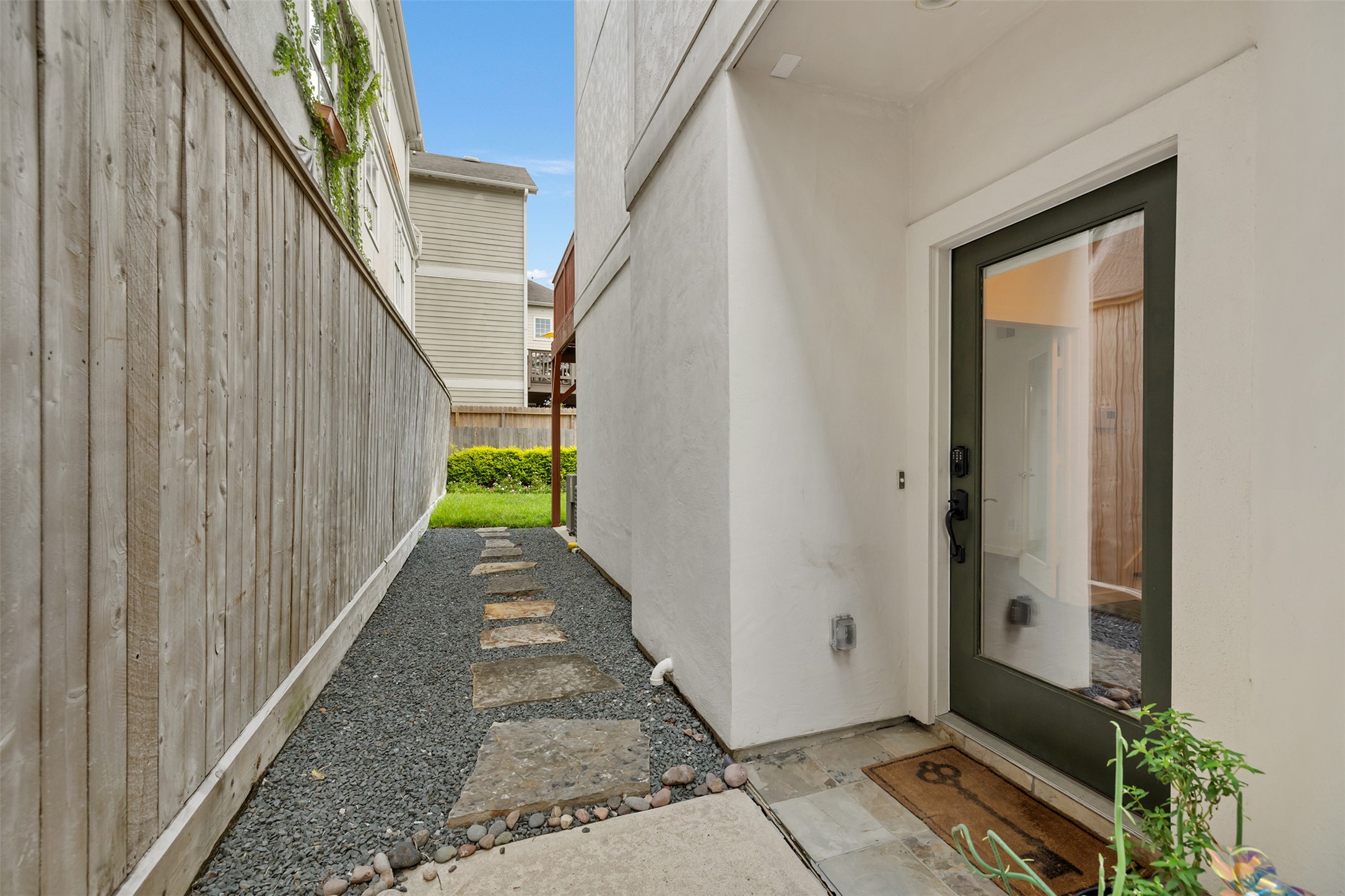 512 Jackson Hill Street Property Photo 7