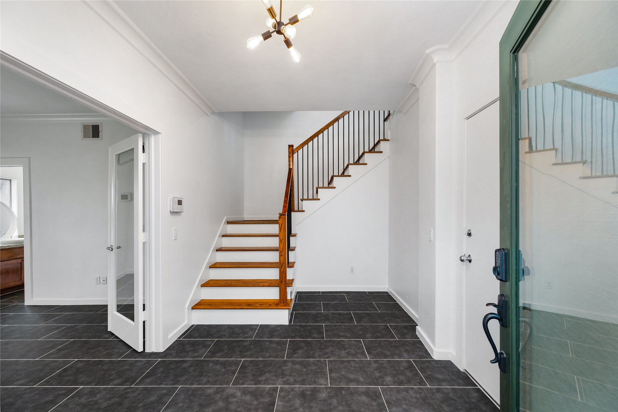 512 Jackson Hill Street Property Photo 8