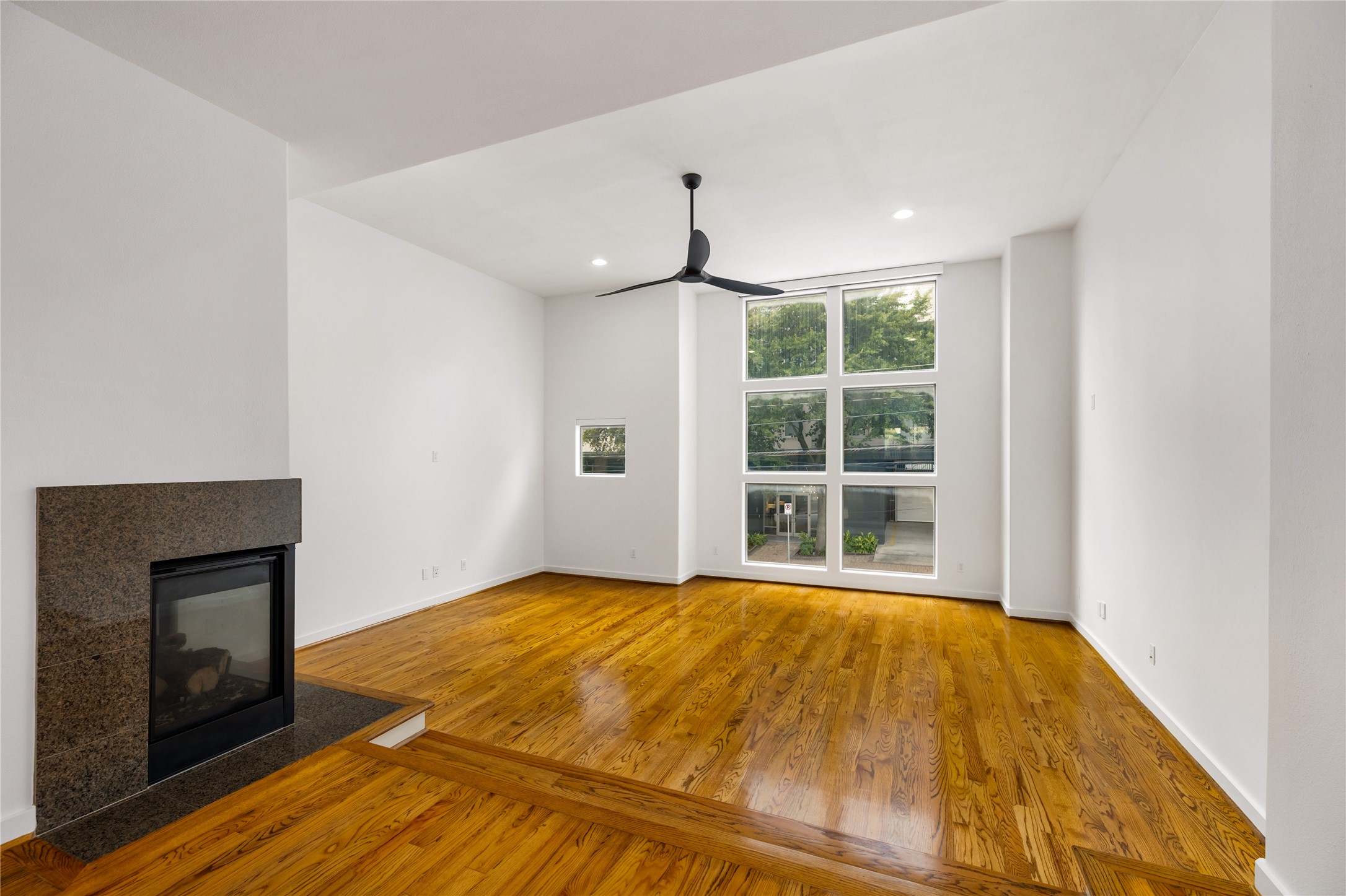 512 Jackson Hill Street Property Photo 15