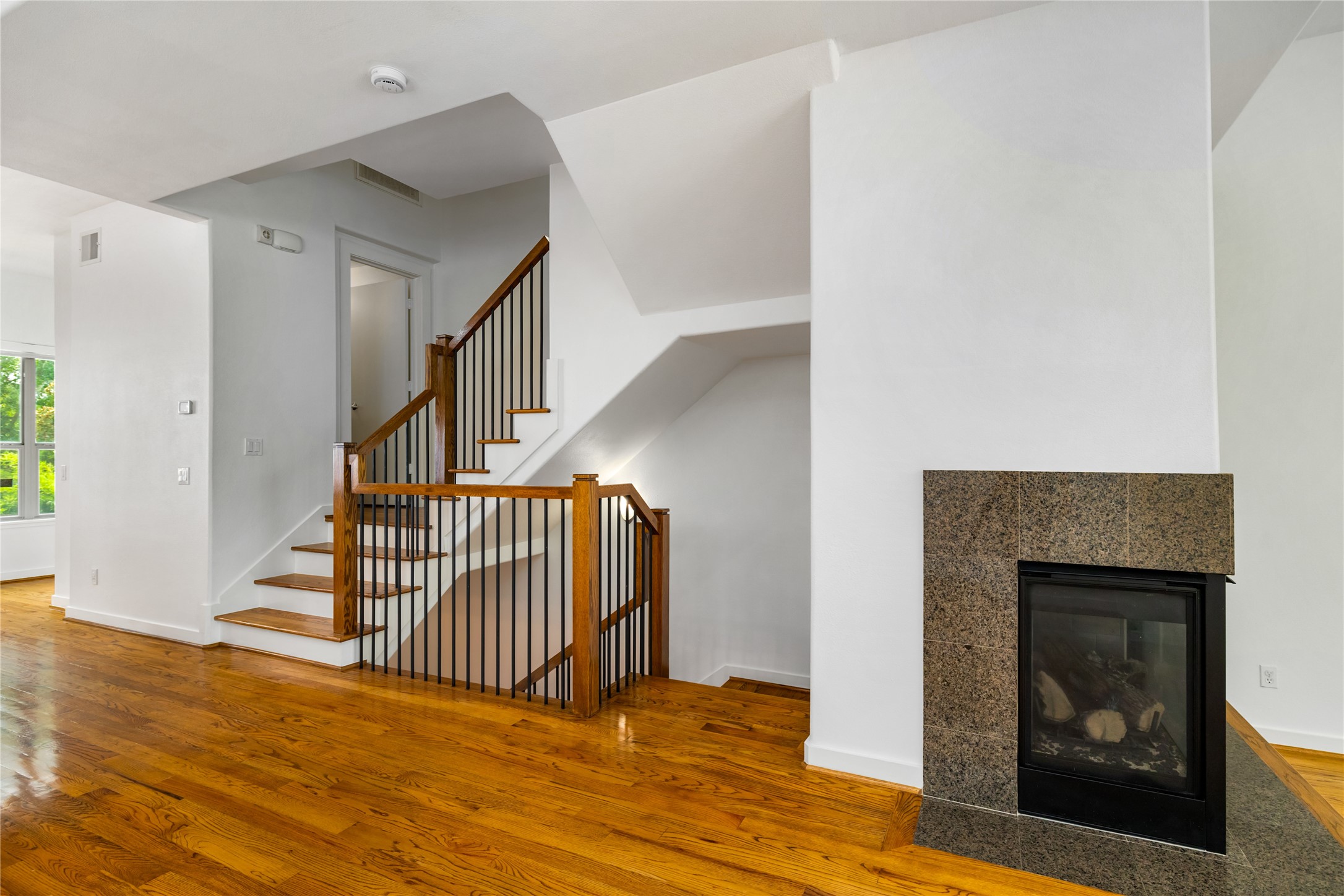 512 Jackson Hill Street Property Photo 27