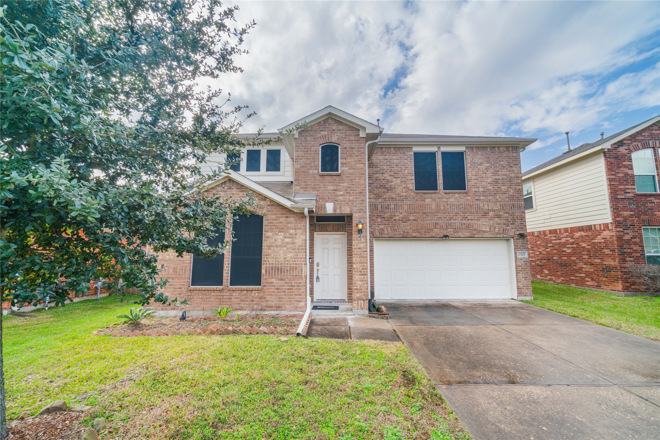 1315 Squire Drive Property Photo 1