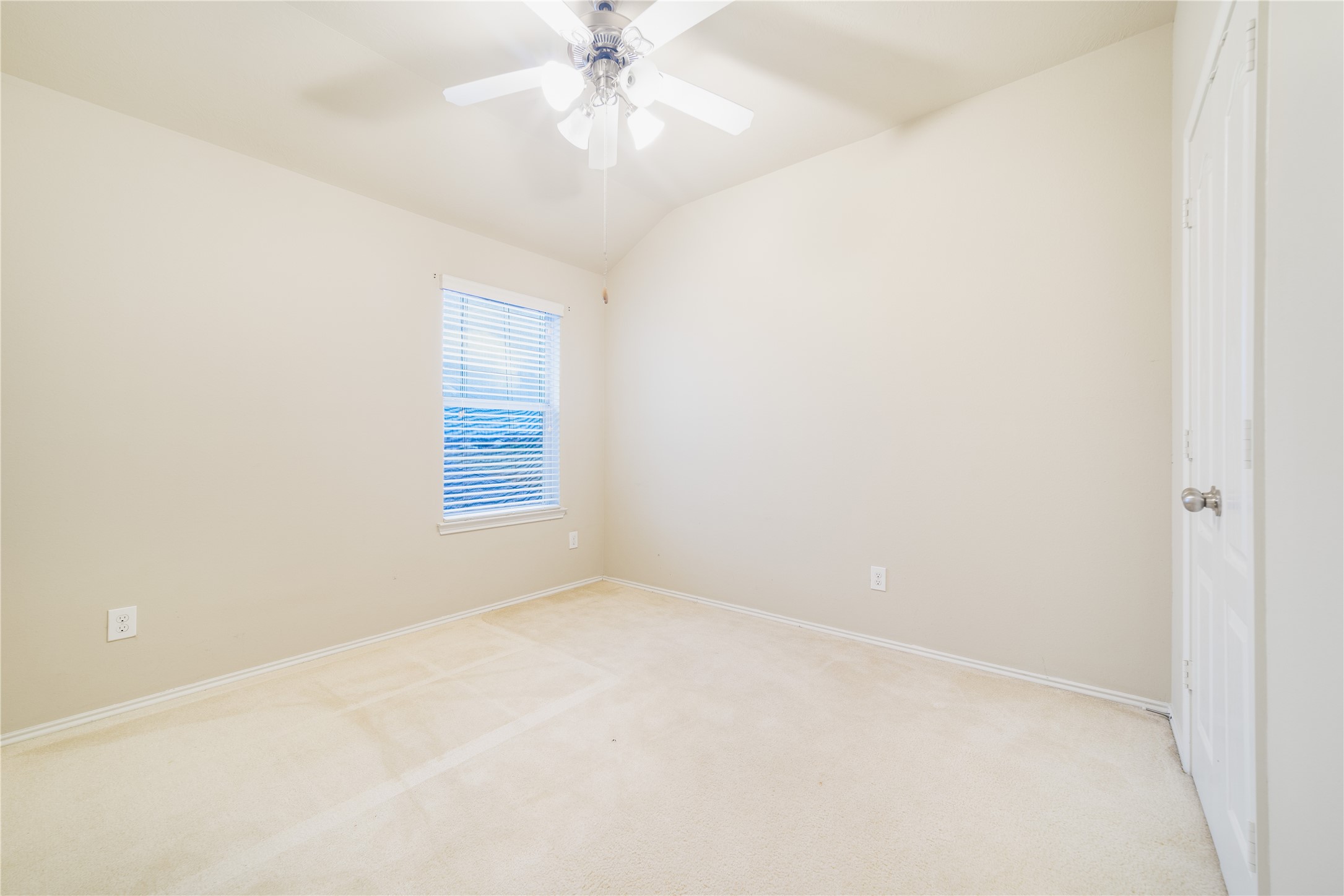 1315 Squire Drive Property Photo 9