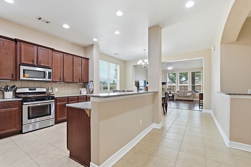 601 Chesterfield Lane Property Photo 4